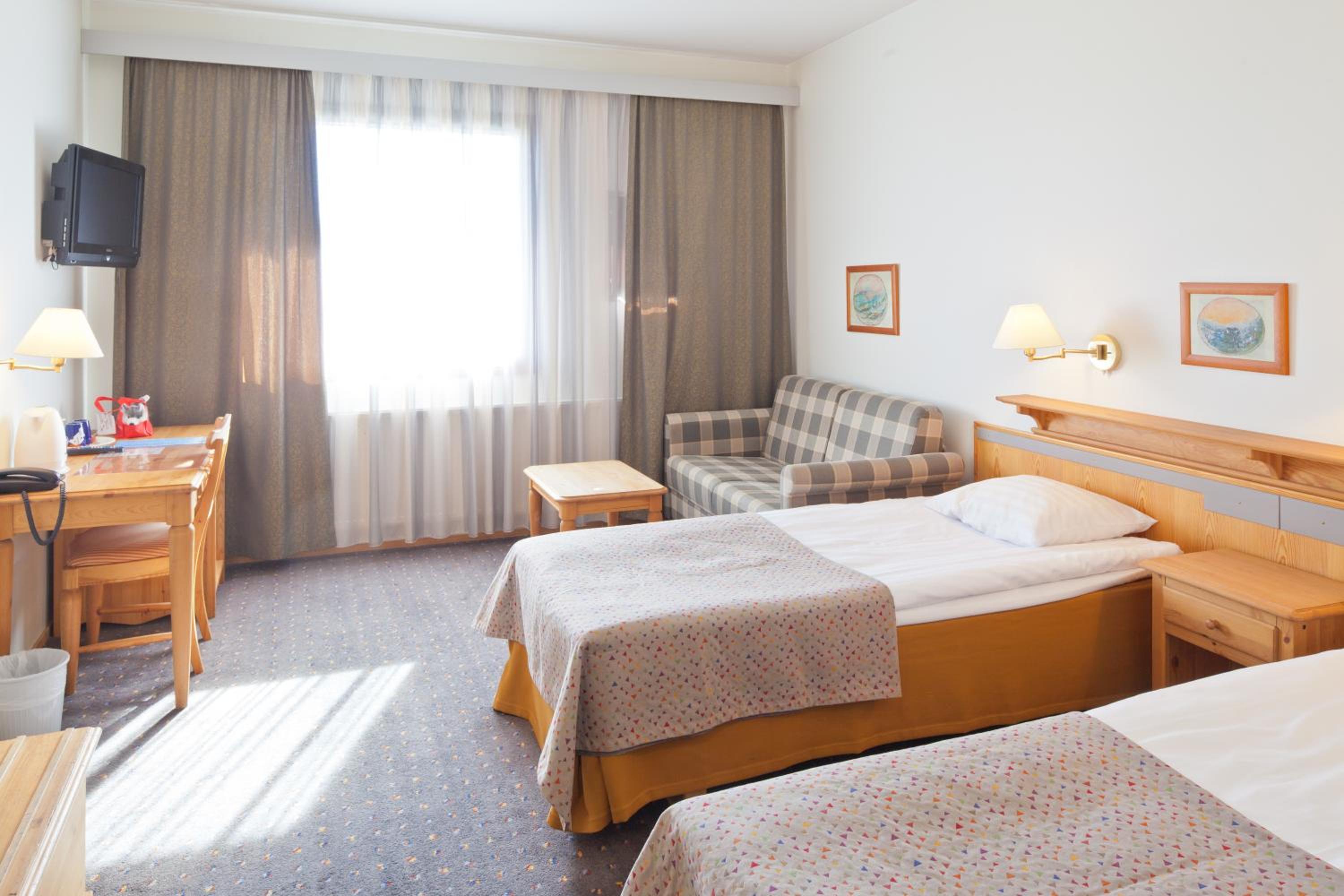 Double or Twin Room with Spa Access - Photo 7