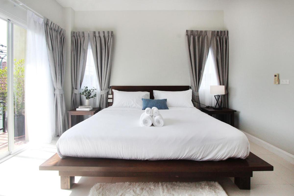 Superior Room with Balcony photo 2