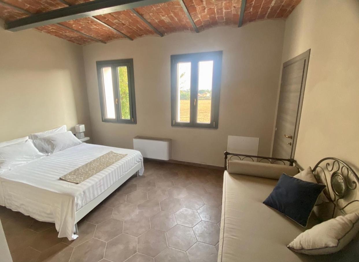 Deluxe Room (2 Adults + 1 Child) photo 3