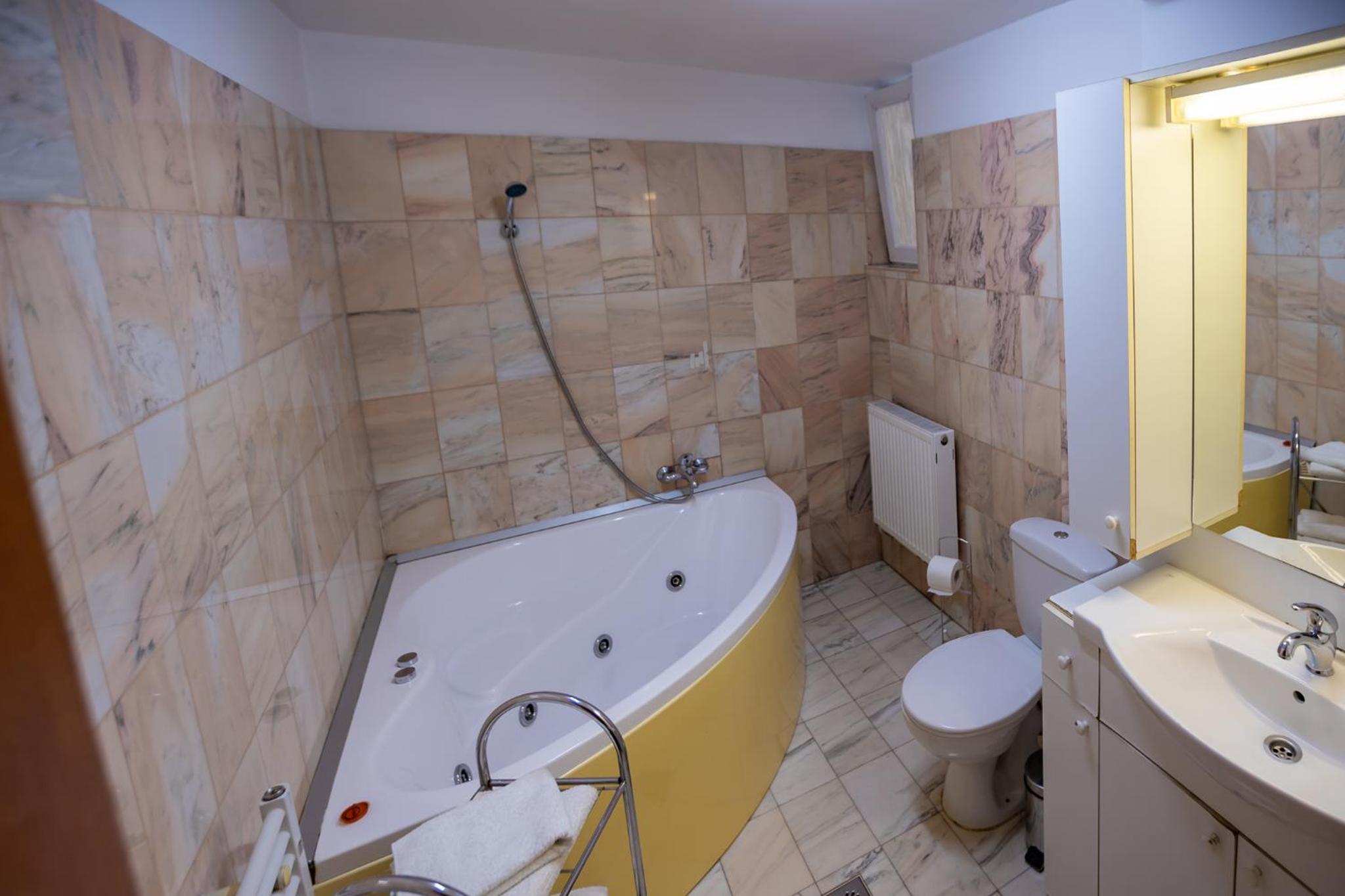 Apartment - Photo 20