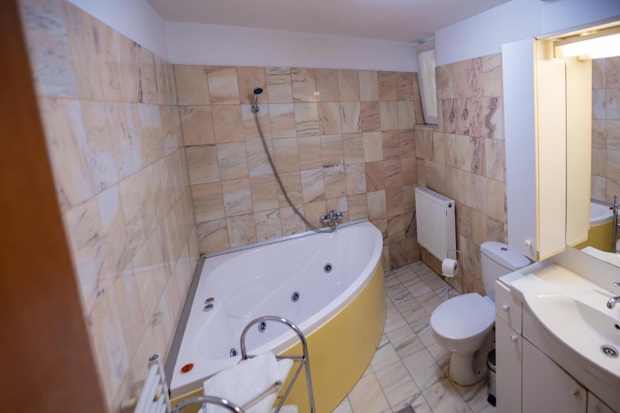 Apartment - Photo 21
