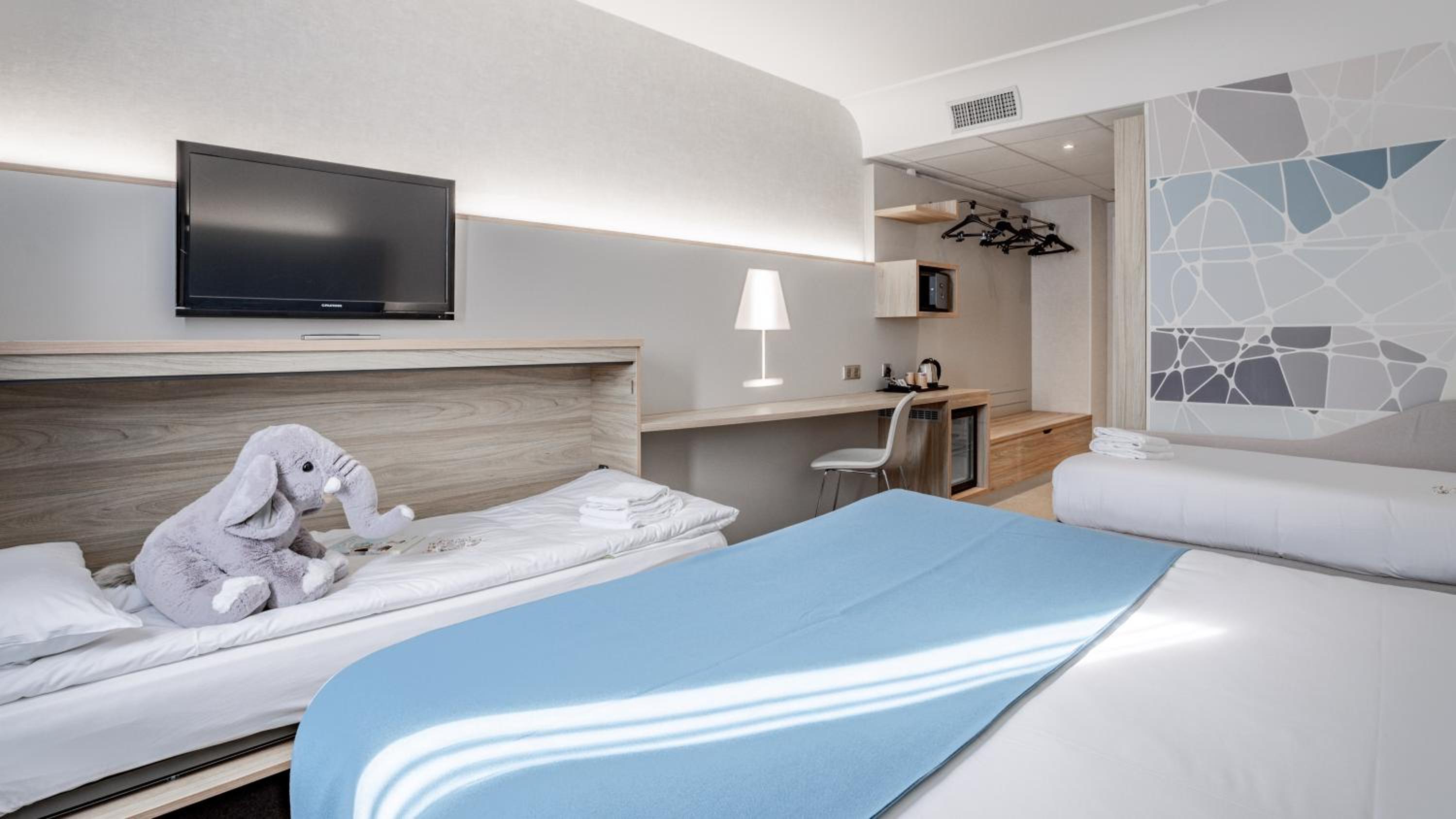 Premium Quadruple Room - Photo 1