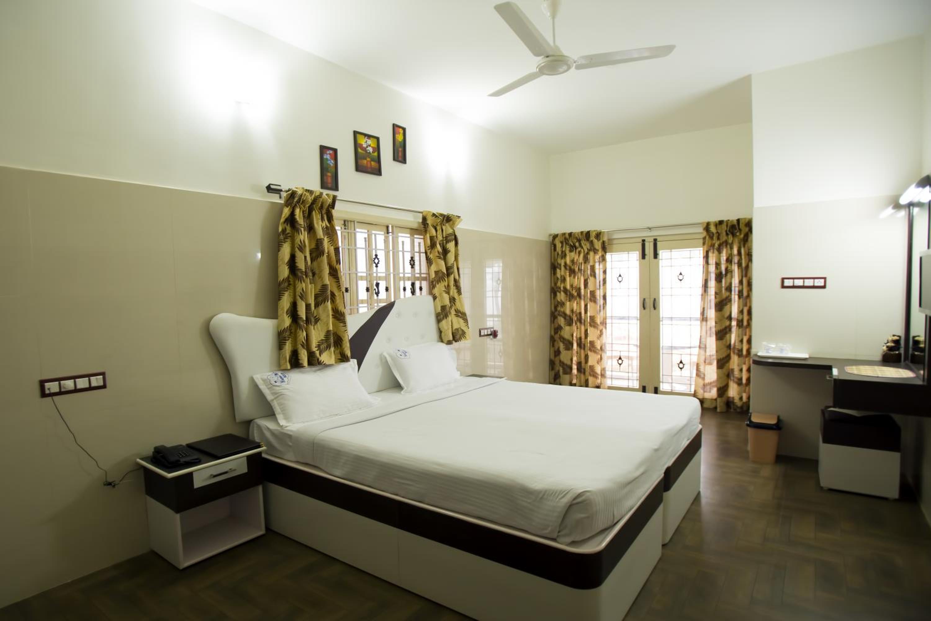 Deluxe Family Suite photo 2