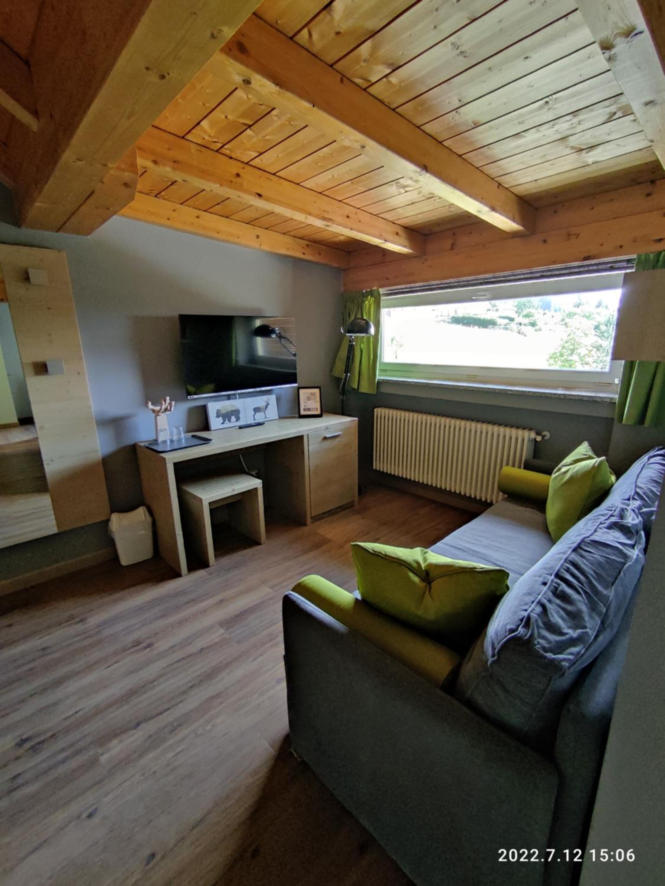 Deluxe Room (2 Adults + 1 Child) photo 3