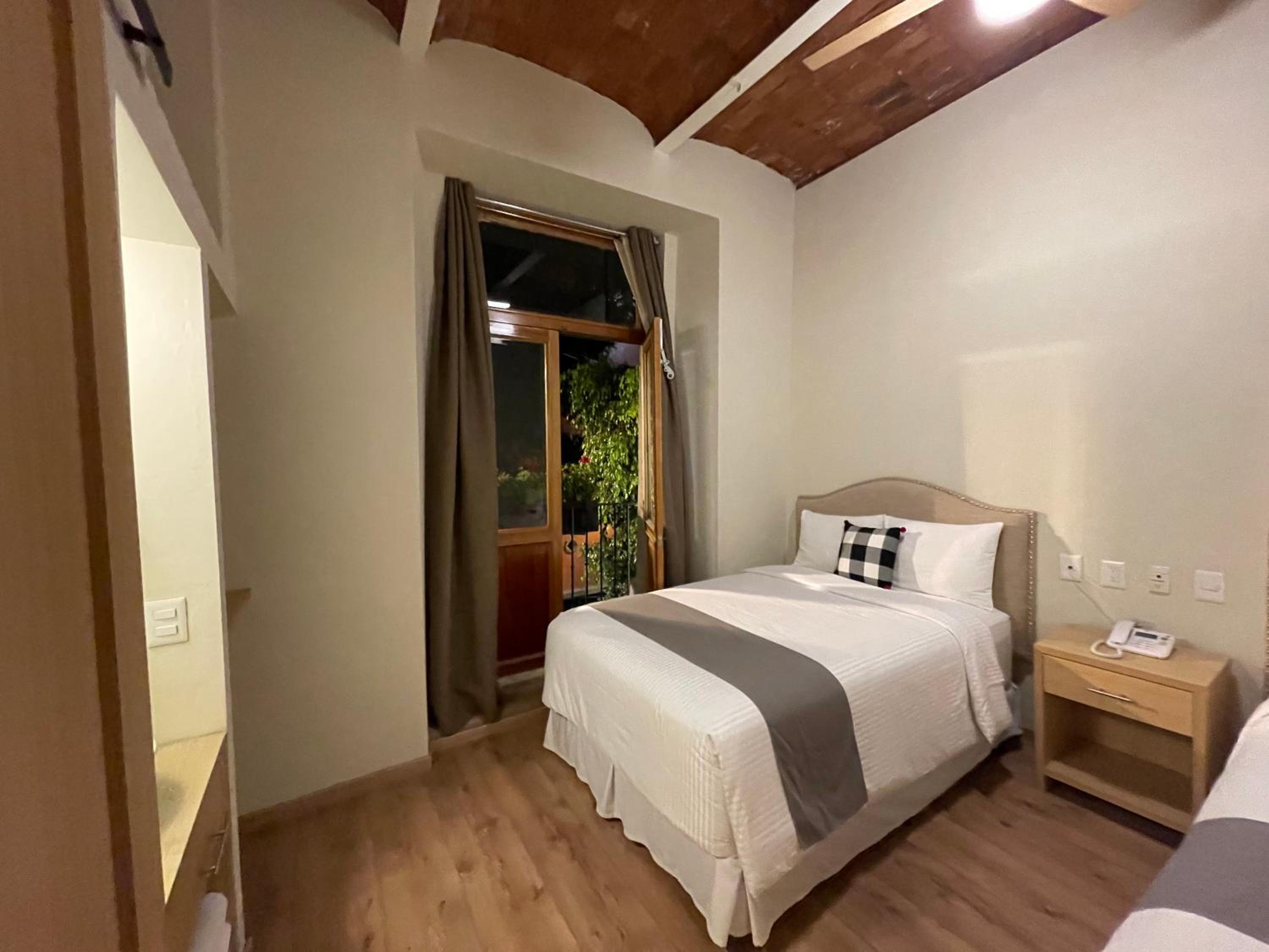 Deluxe Apartment 2 