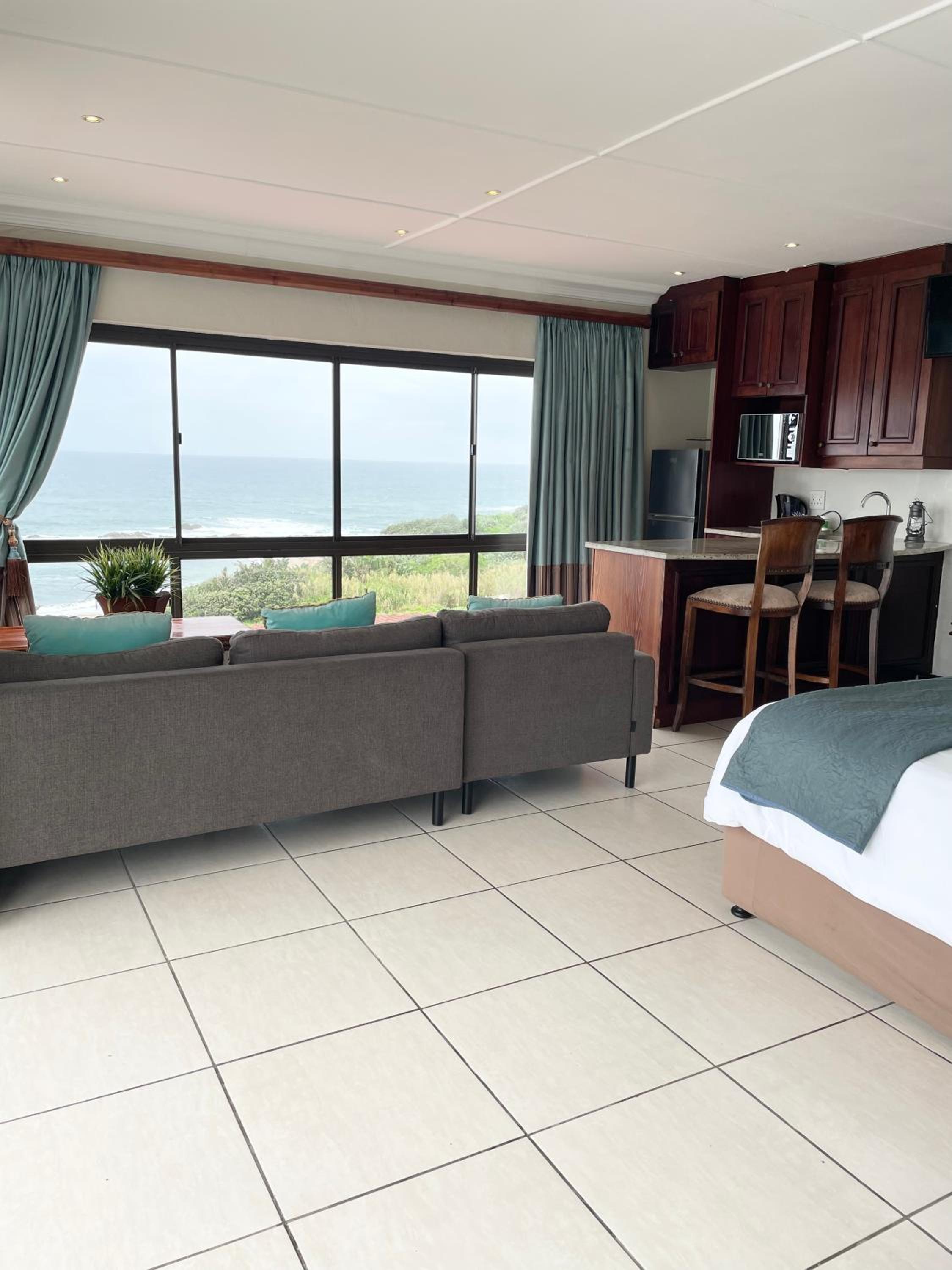 King Suite with Sea View photo 3