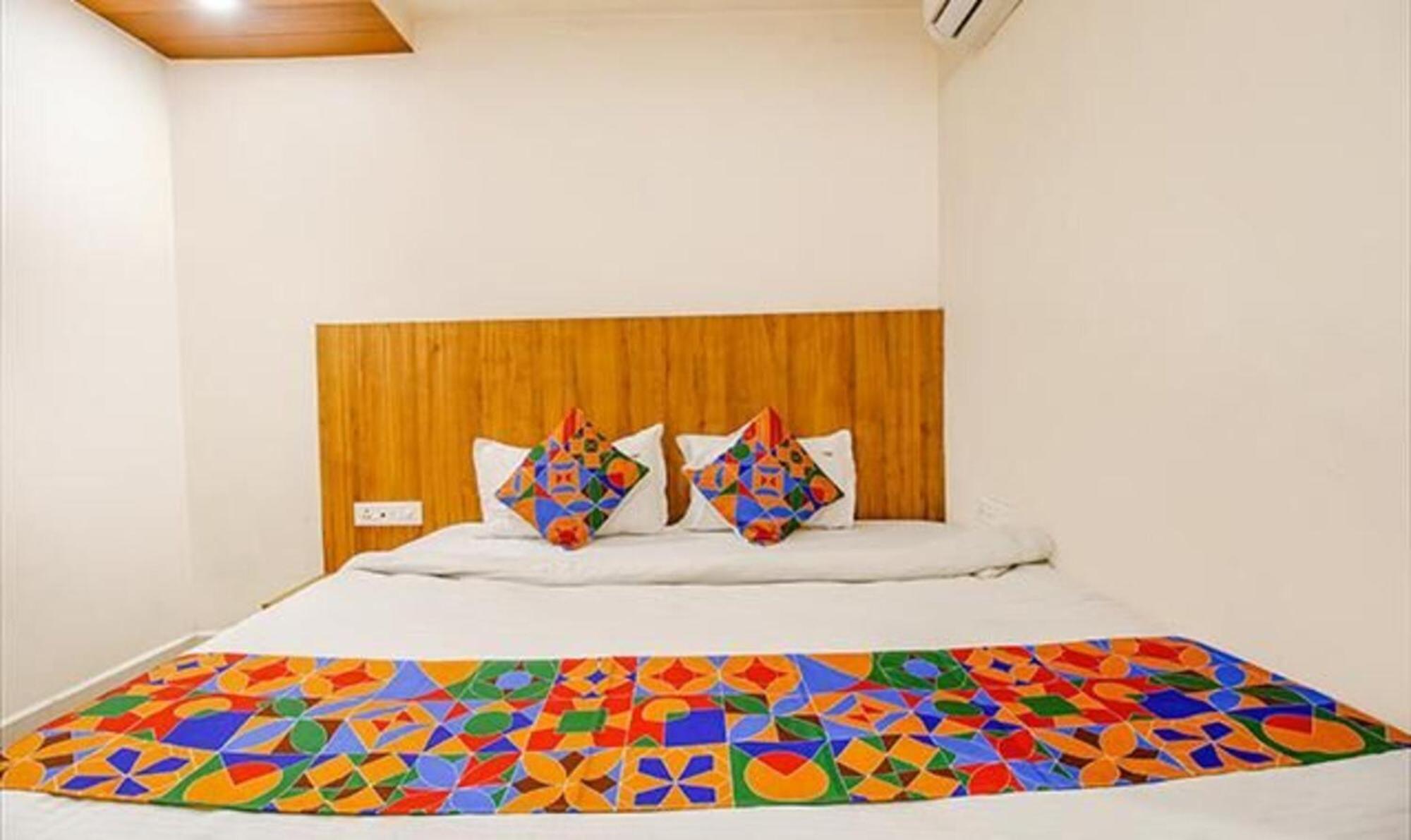Deluxe Room - Photo 4