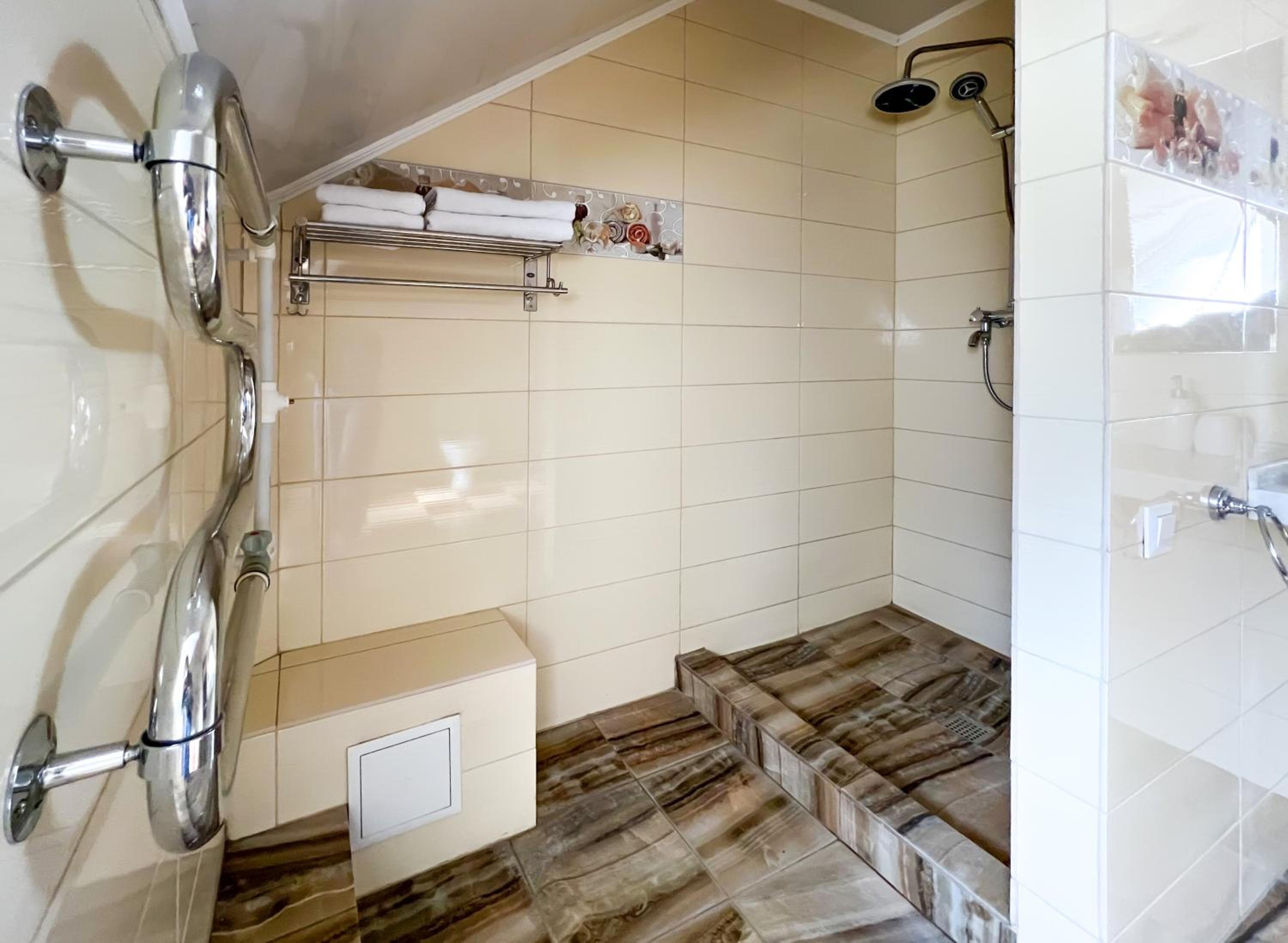 Twin Room with Bathroom