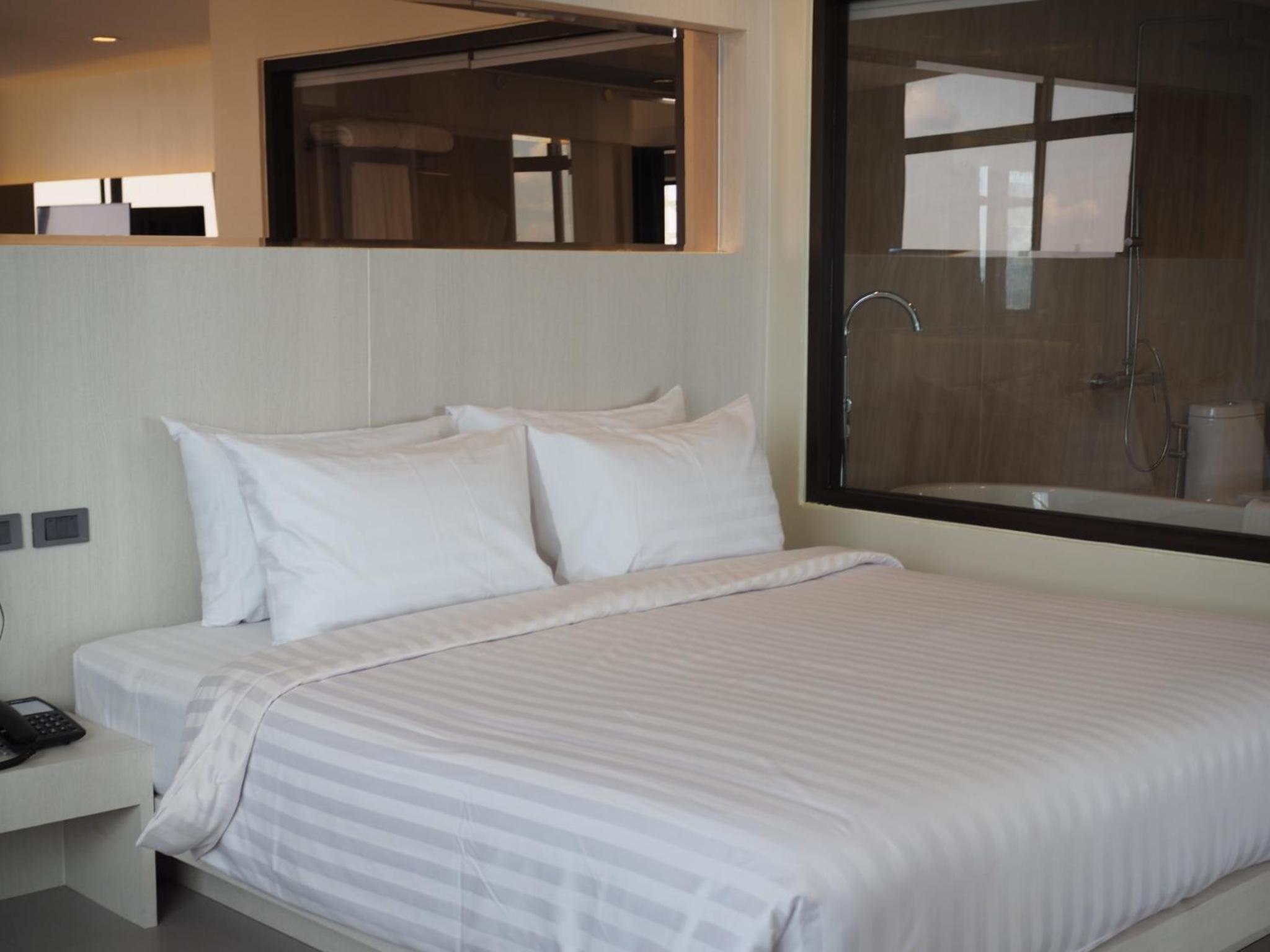 King Suite with Ocean View - Photo 7