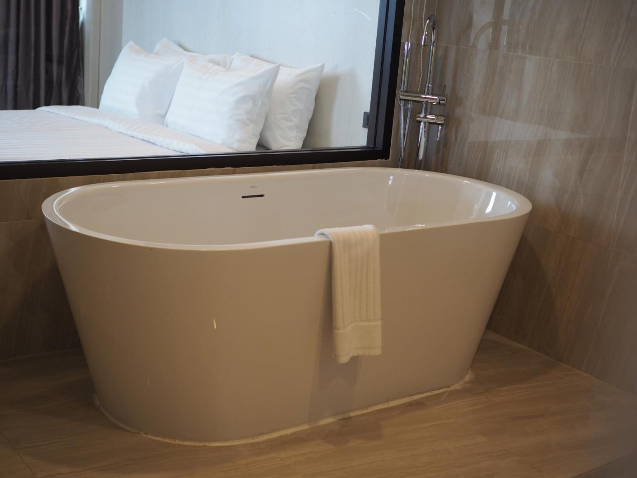 King Suite with Ocean View - Photo 9