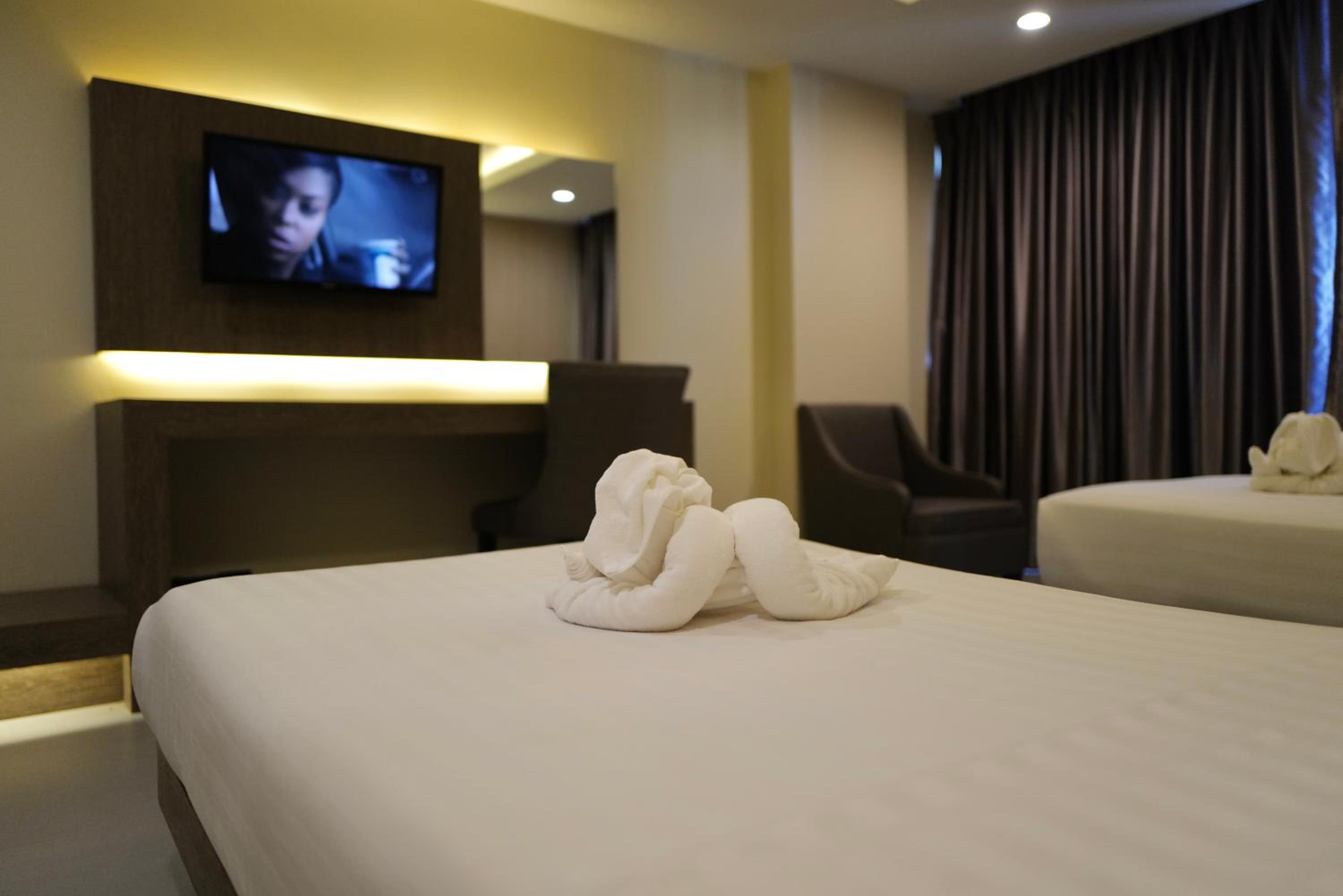 Standard Twin Room with Sea View - Photo 5