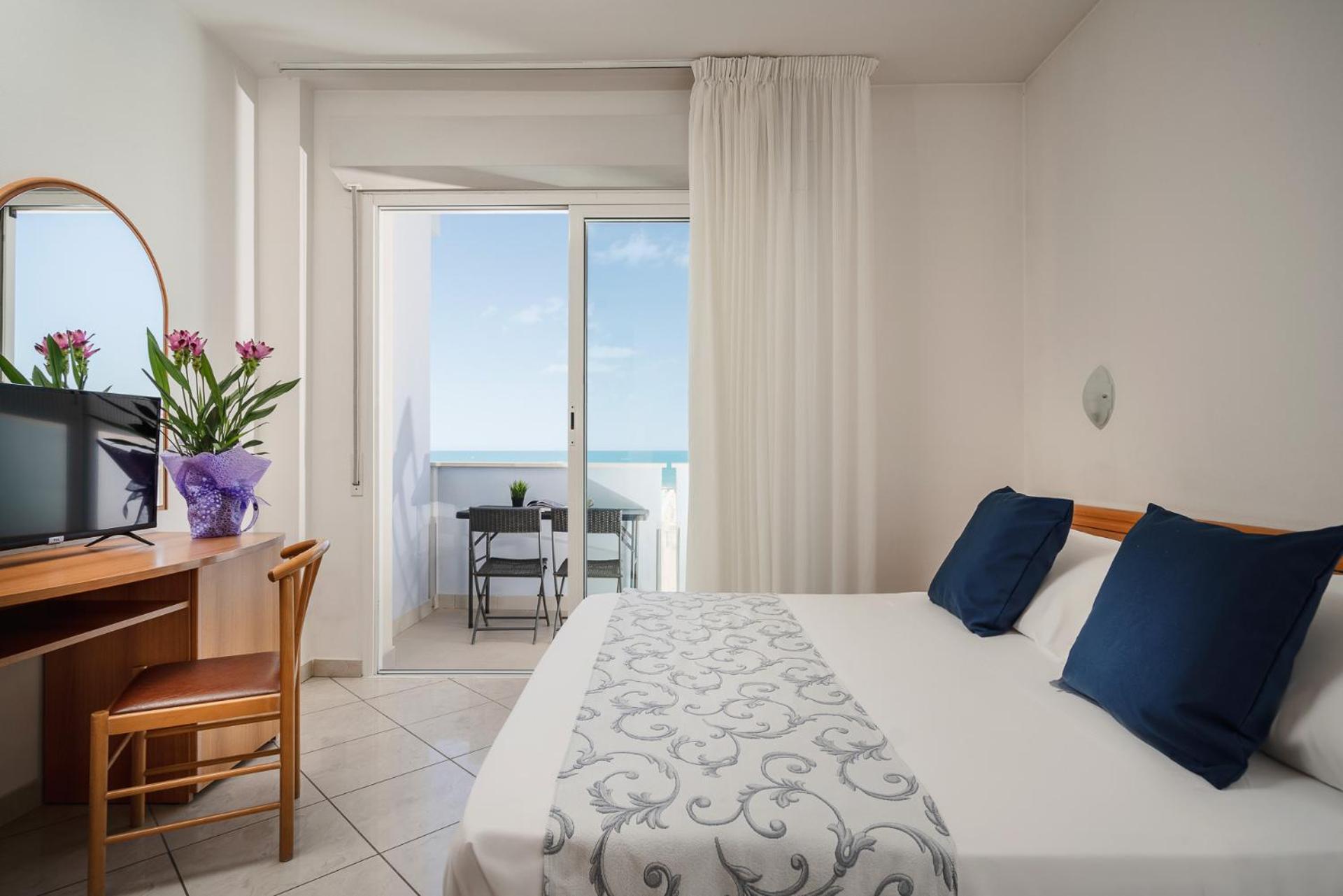 One-Bedroom Apartment with Sea View and Balcony