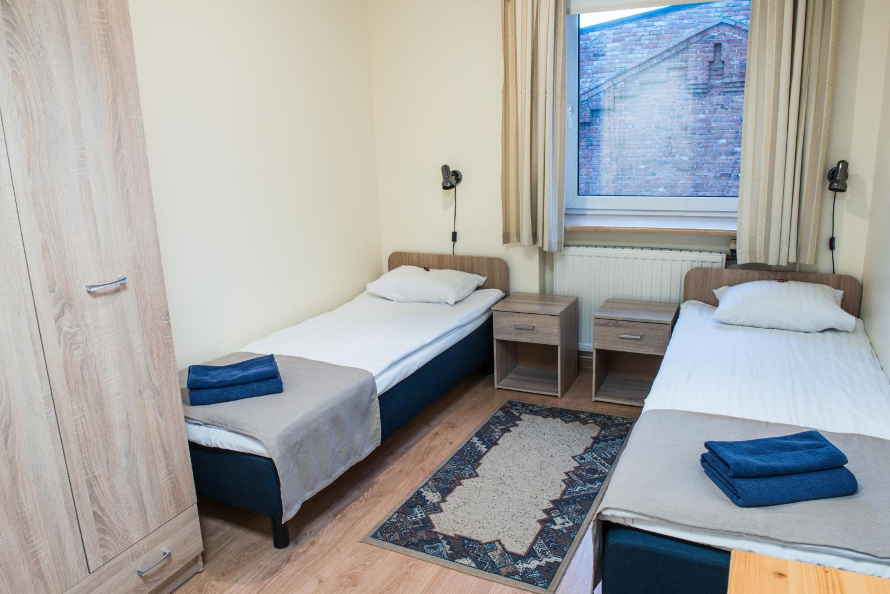 Twin Room - Photo 2