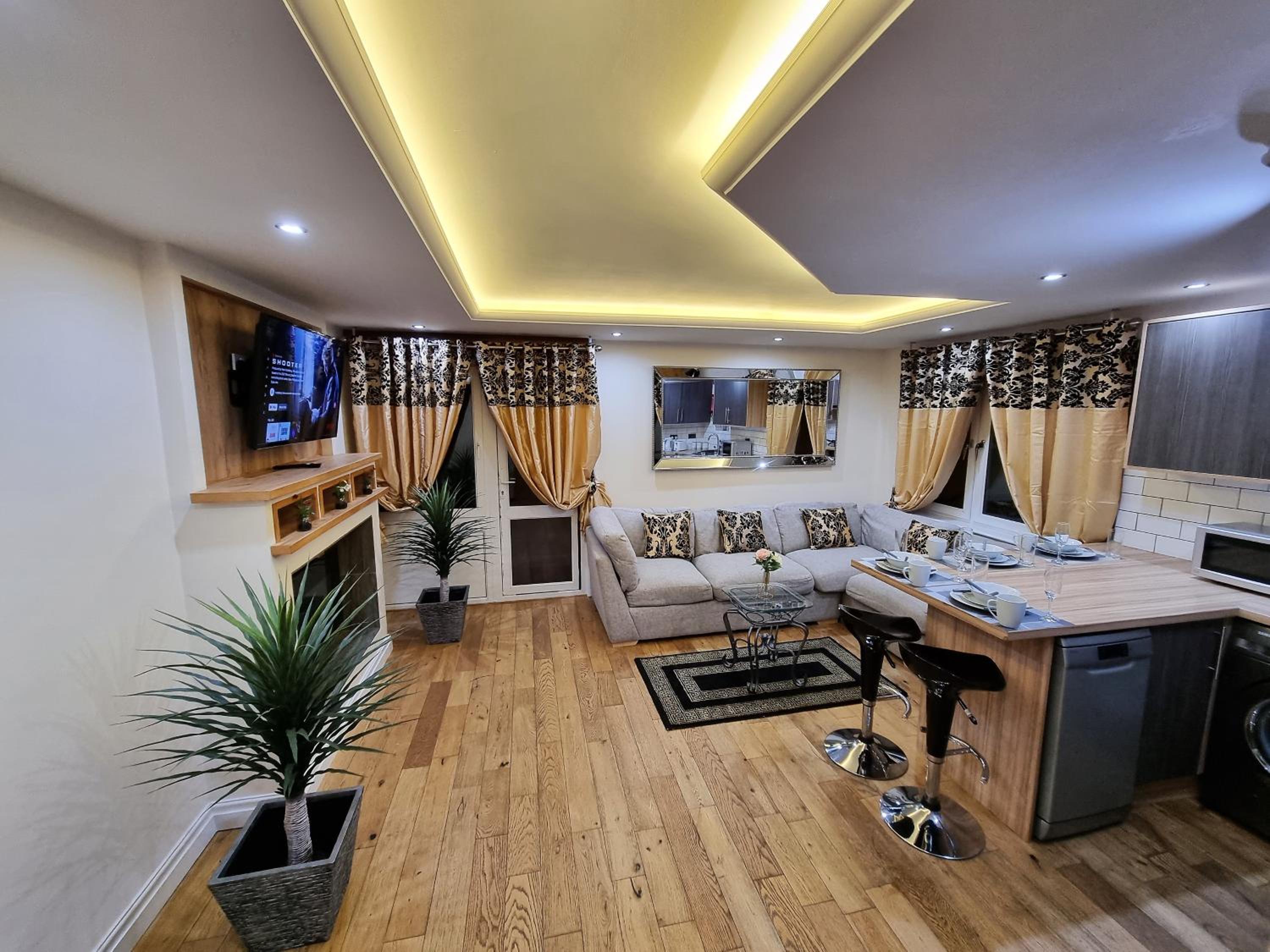 Three-Bedroom Apartment photo 1
