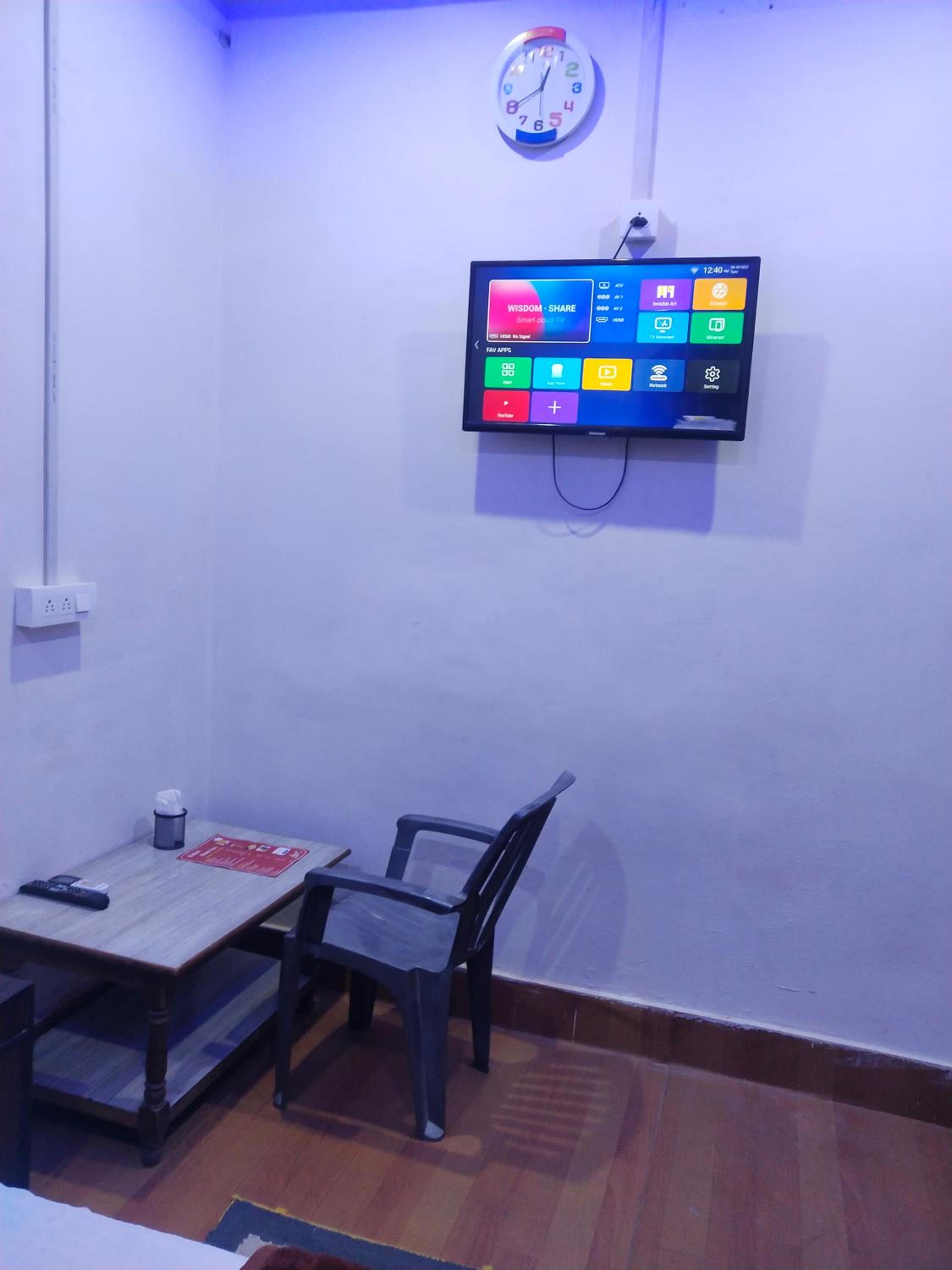 Double Room with Private External Bathroom photo 2