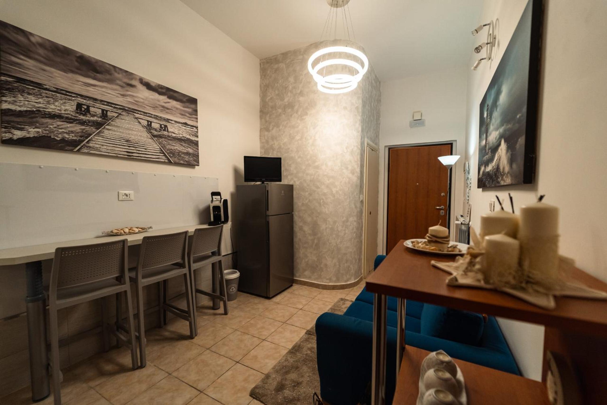 Single Room with Private Bathroom photo 2