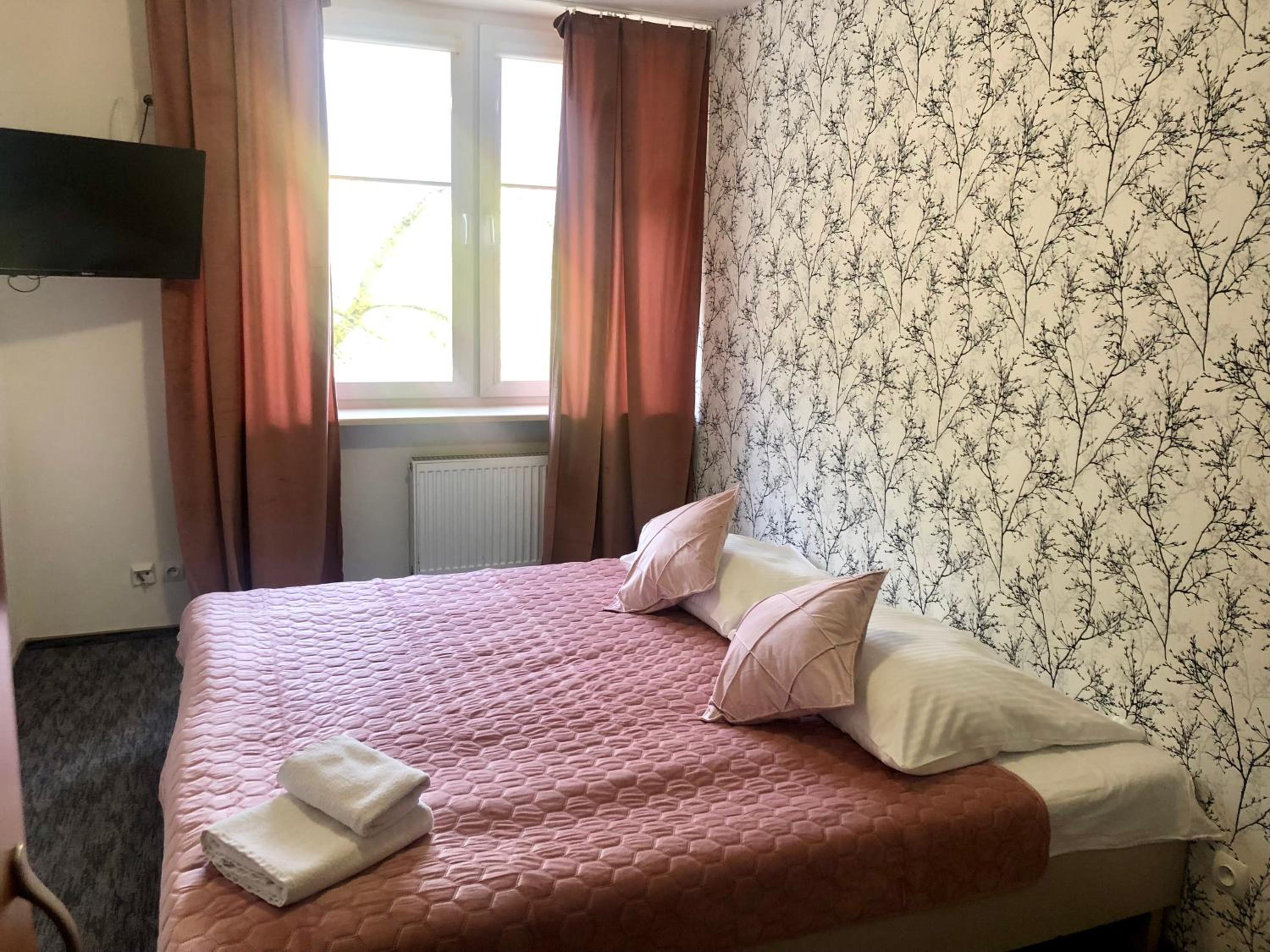 Twin Room - Photo 32