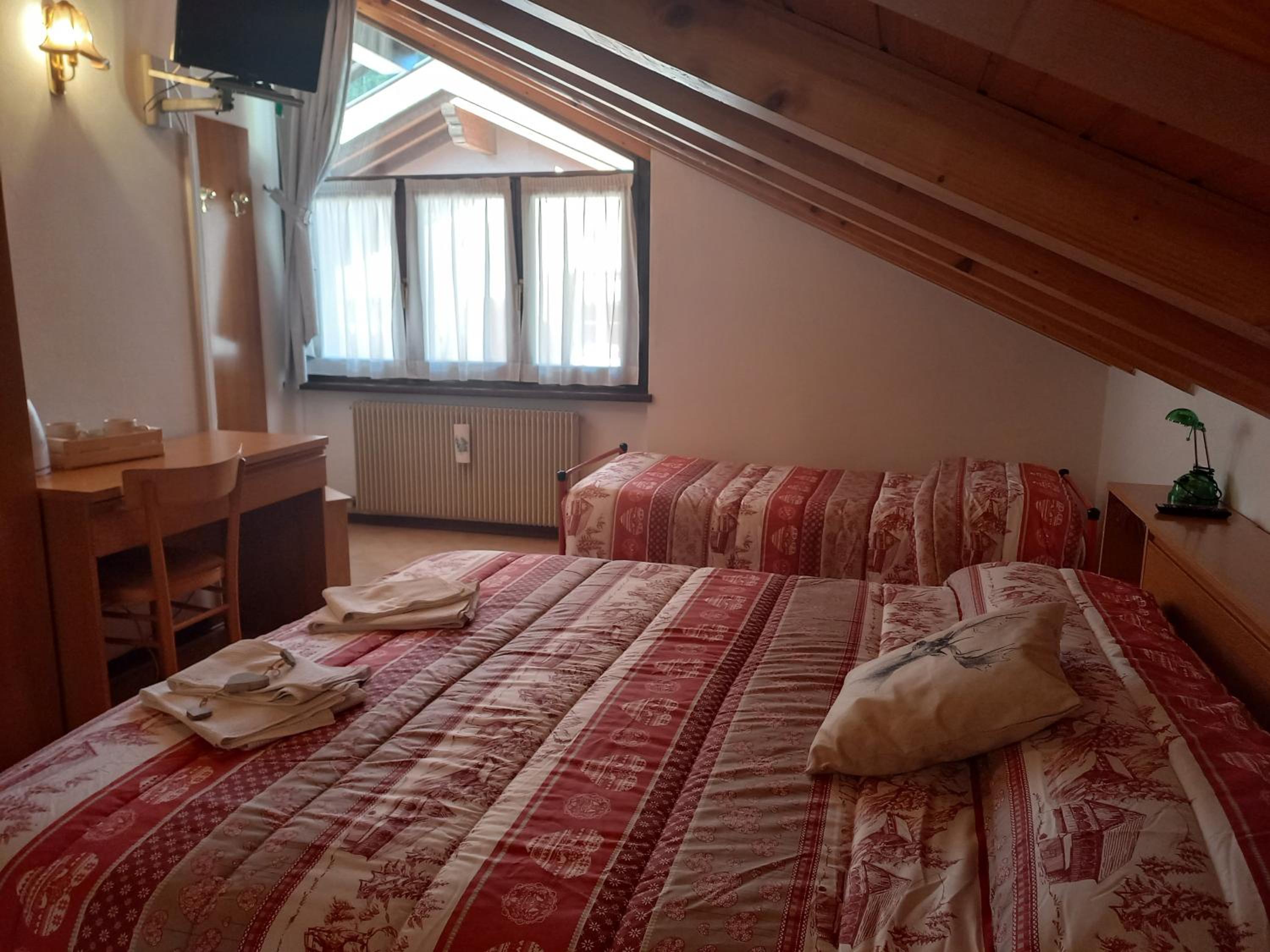 Triple Room with Mountain View