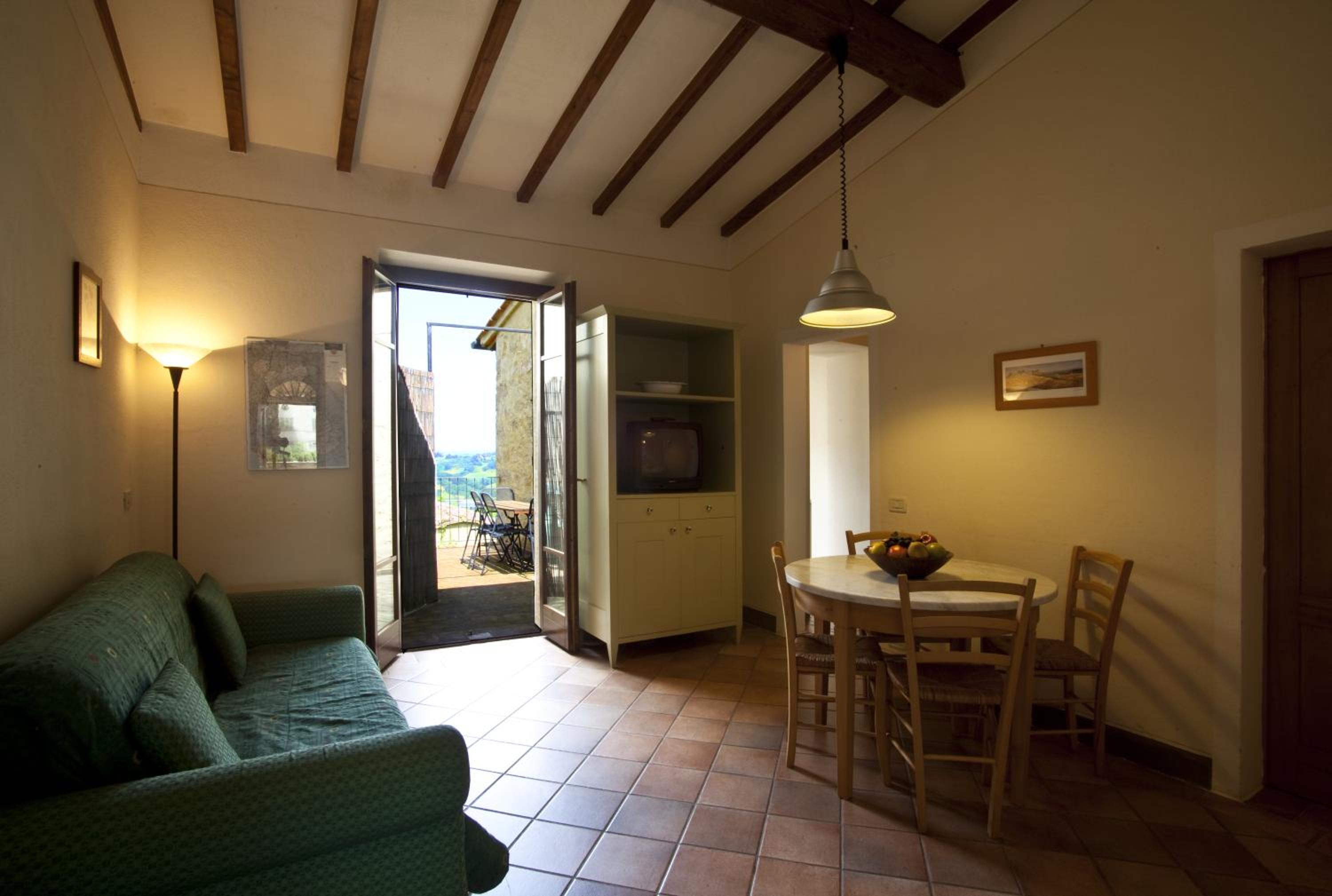 One-Bedroom Apartment with Terrace (4 Adults) photo 2