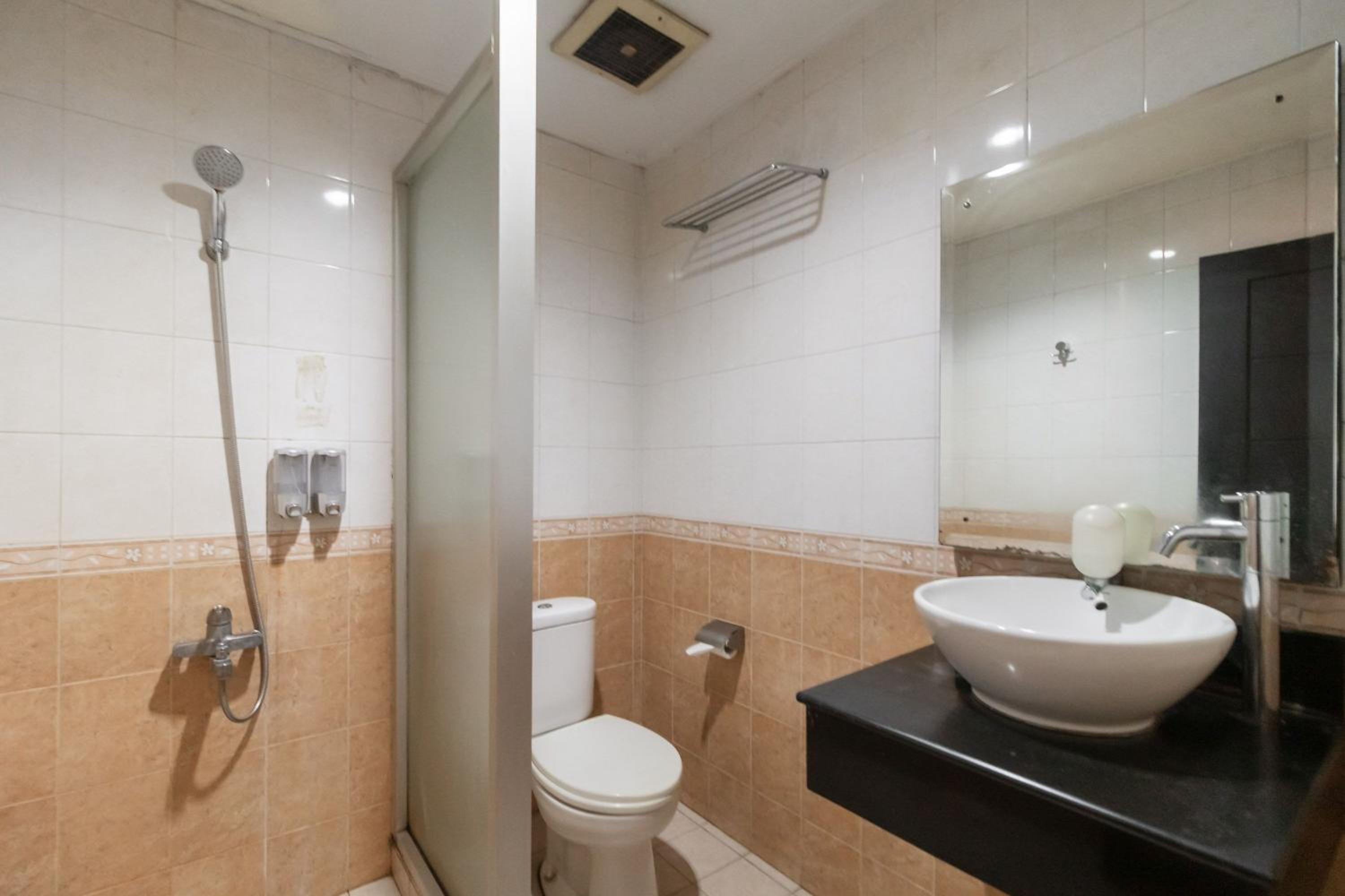 Standard Double Room - Photo 7