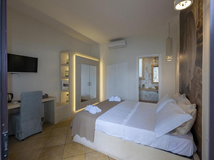 Double Room - Photo 22