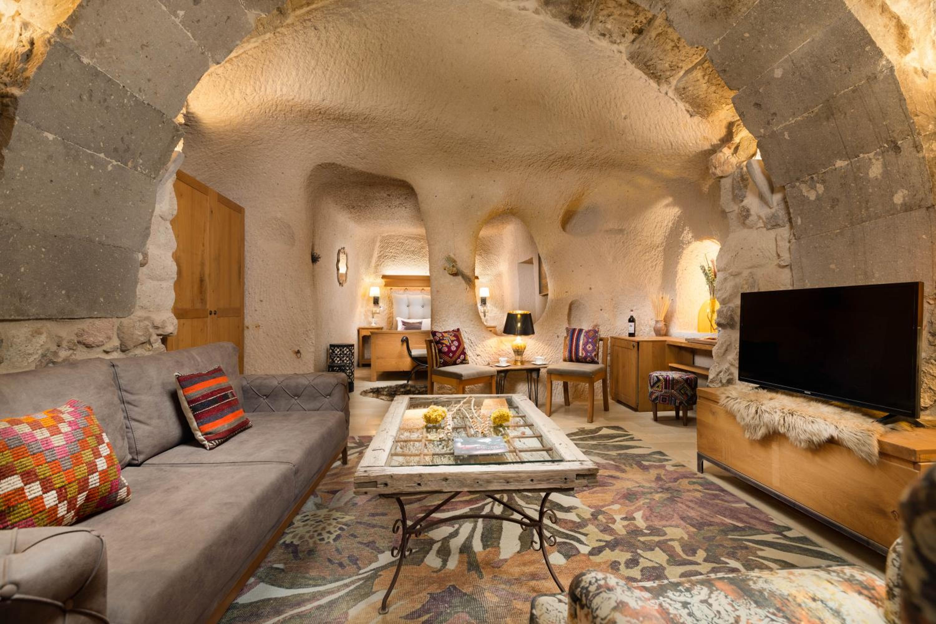 Modarete Cave P.Lucas Suite