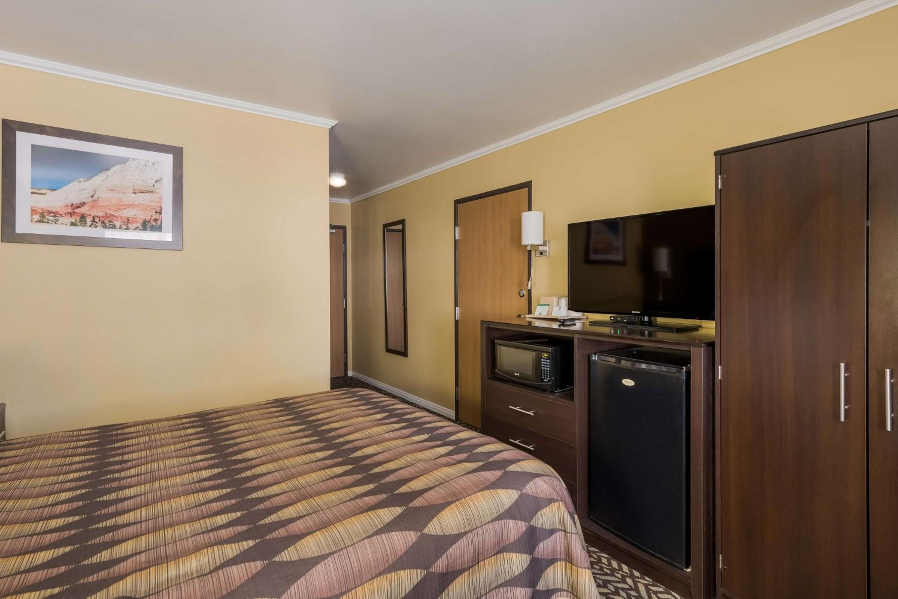 Queen Room - Disability Access/Non-Smoking - Photo 2