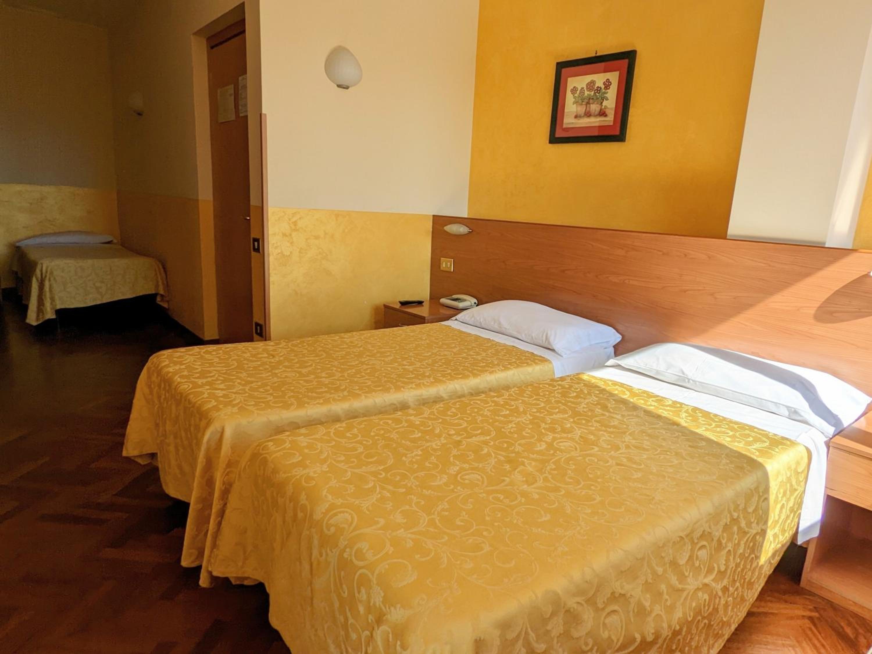 Basic Triple Room - Photo 2