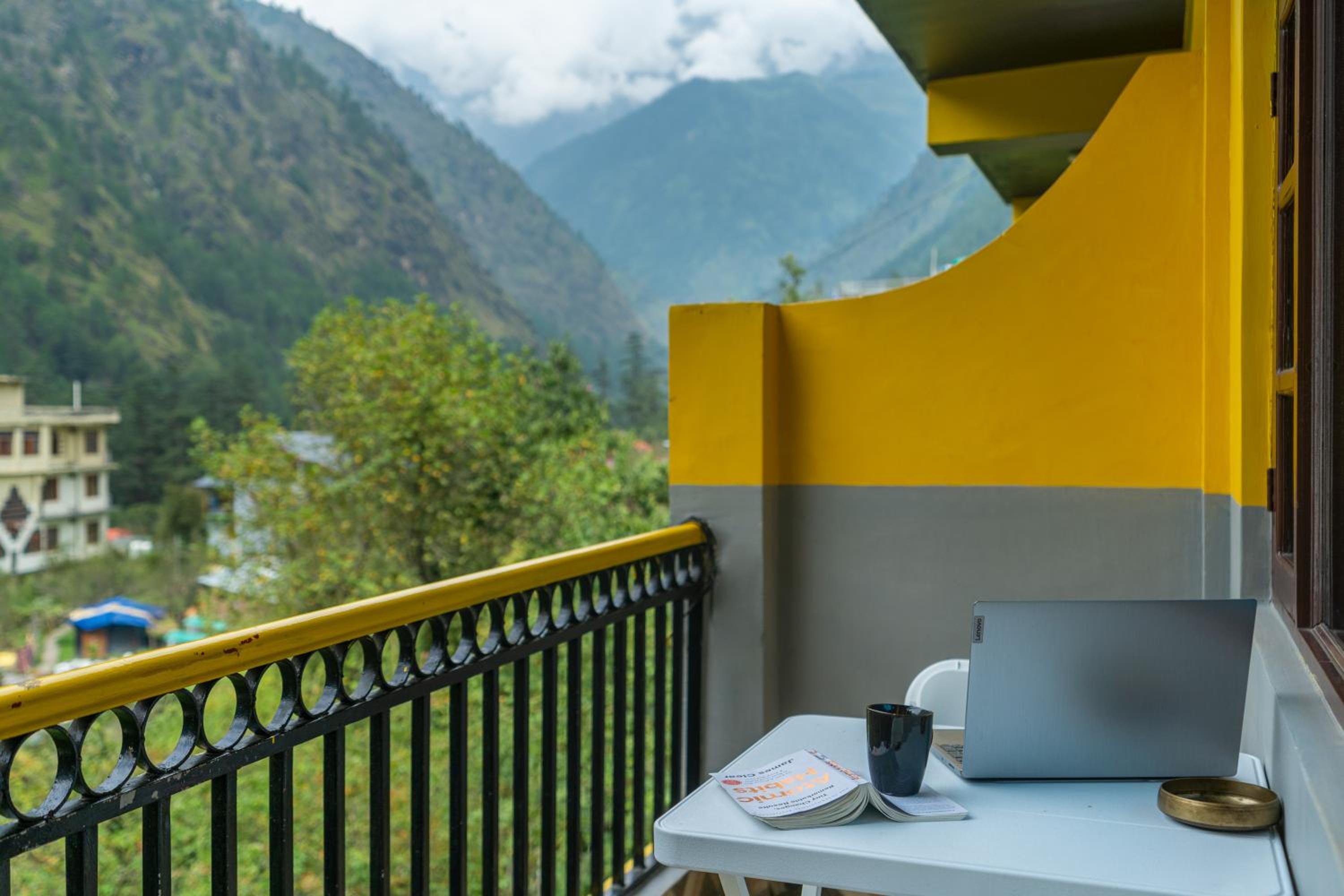  Deluxe Double Room with Balcony x A Block - Photo 3