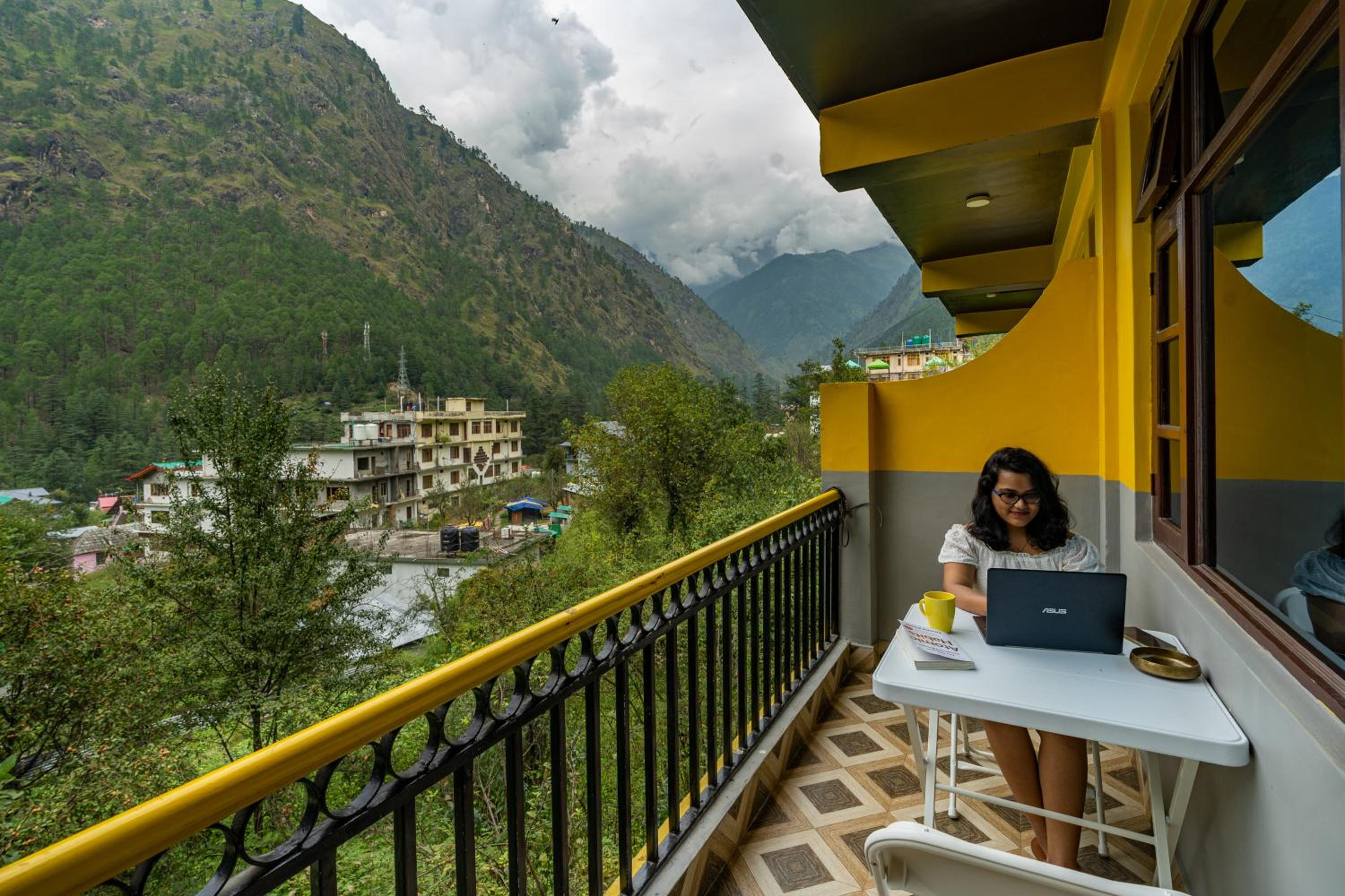  Deluxe Double Room with Balcony x A Block - Photo 5