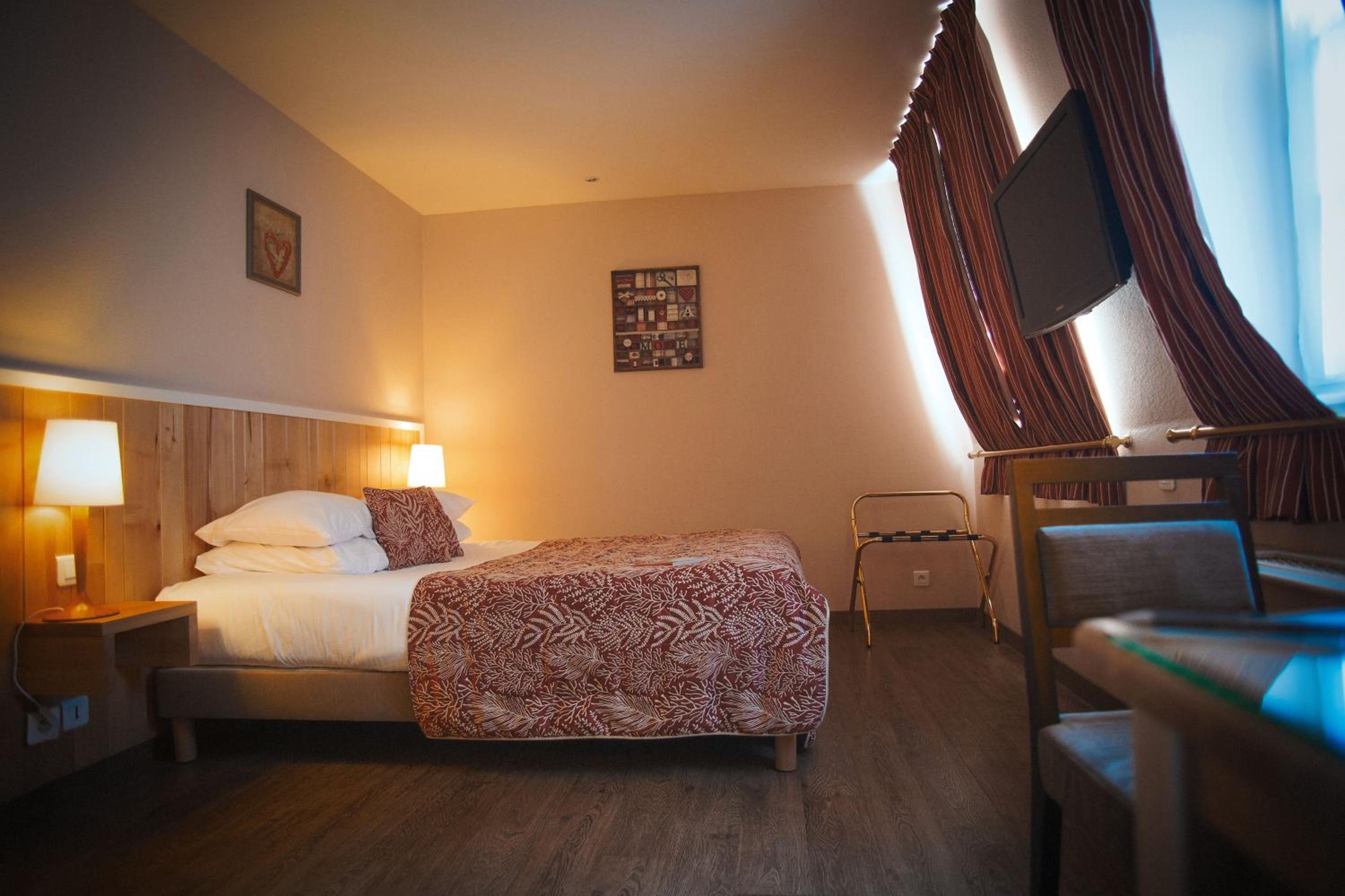Comfort Double Room with Shower or Bath - Photo 8