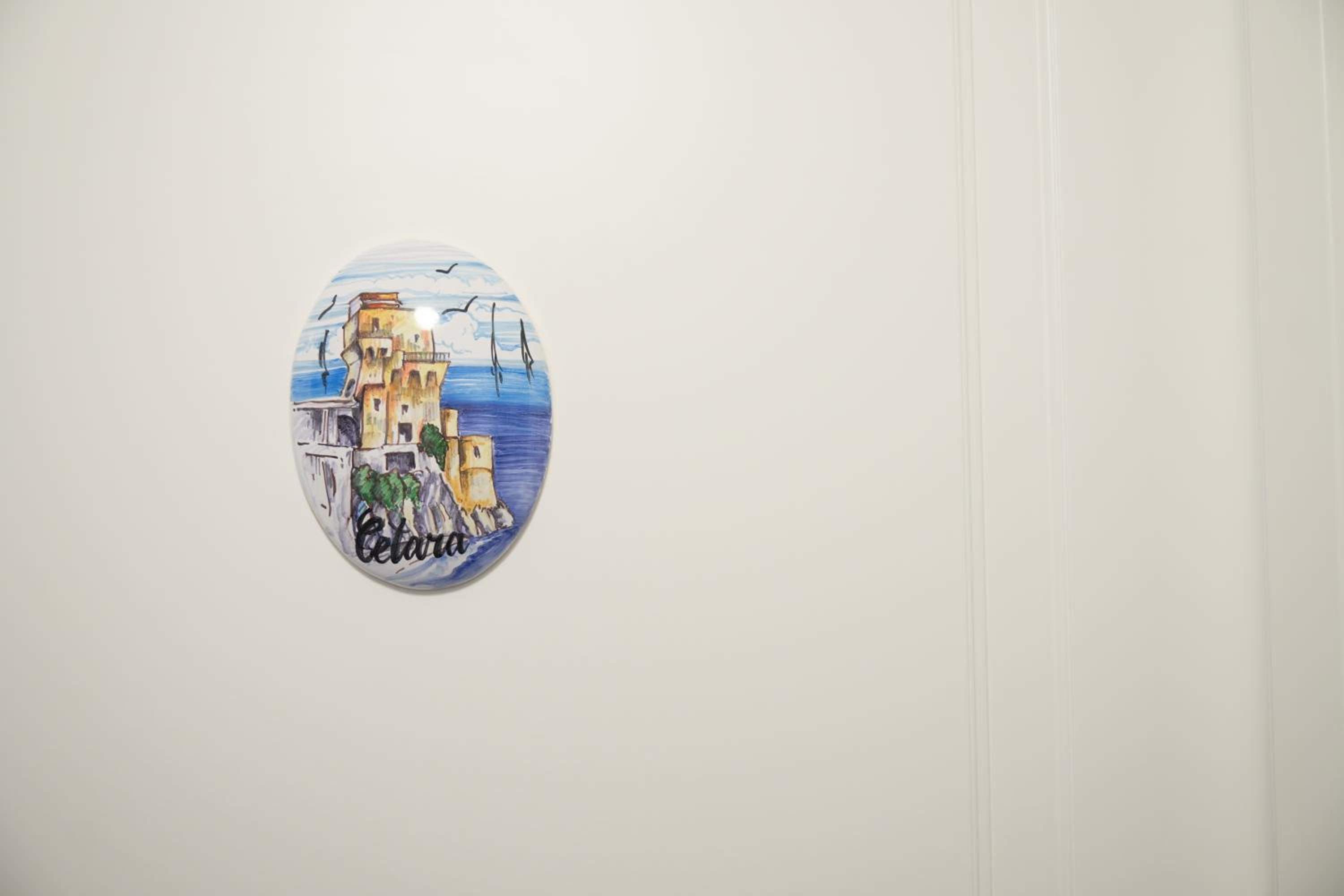 Queen Room photo 2