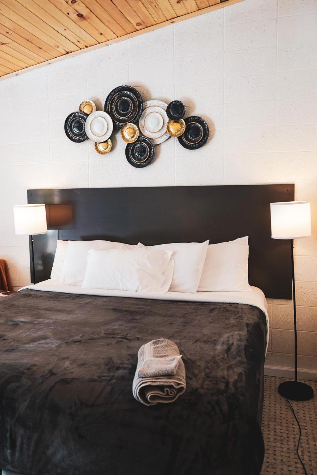 Deluxe Suite - Photo 9