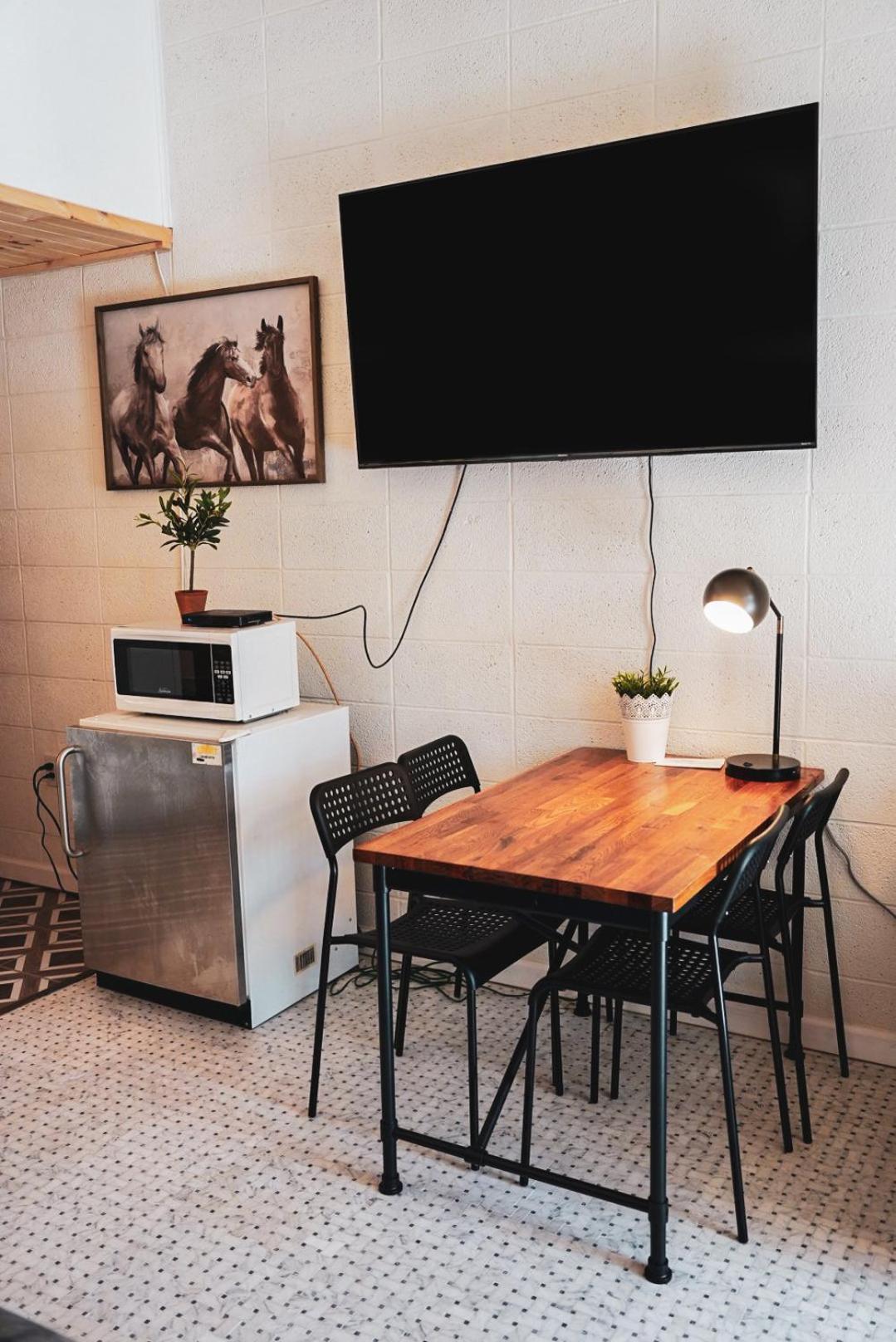 Deluxe Suite - Photo 11