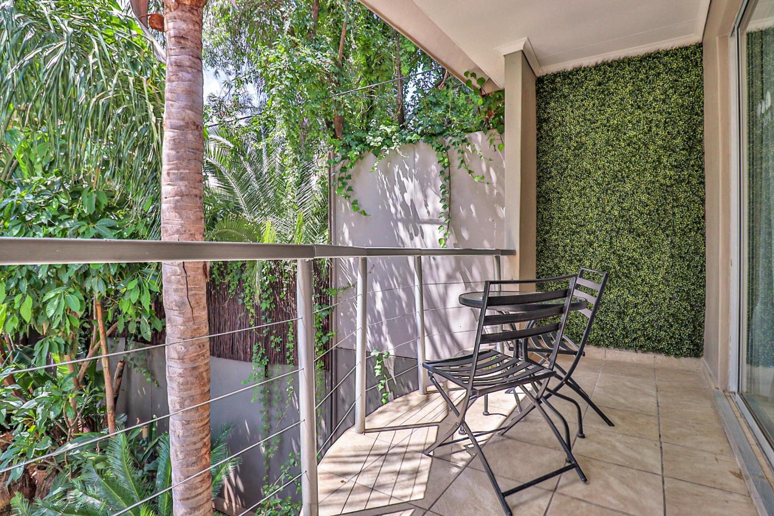 Suite with Balcony - Photo 9