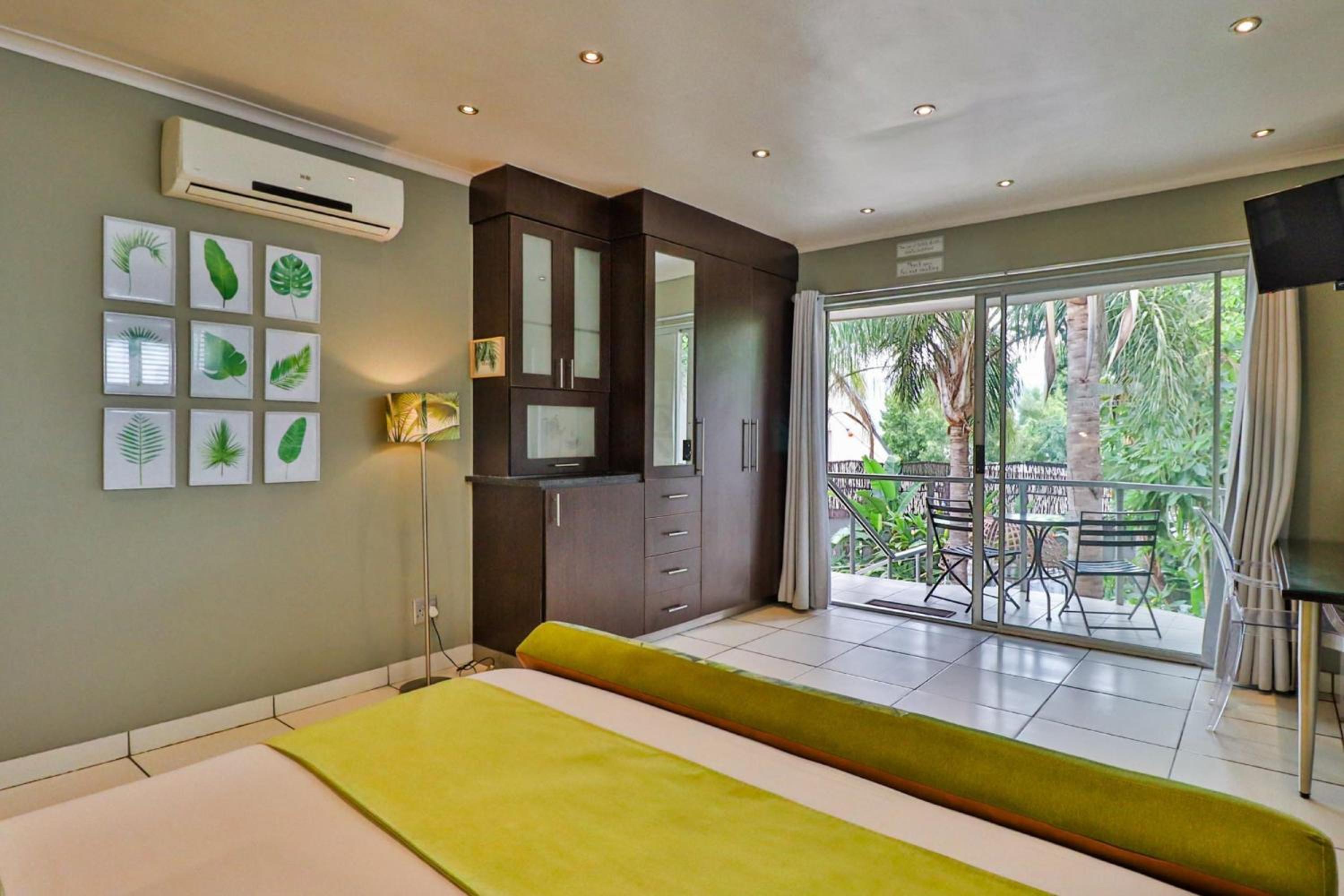 Suite with Balcony - Photo 7