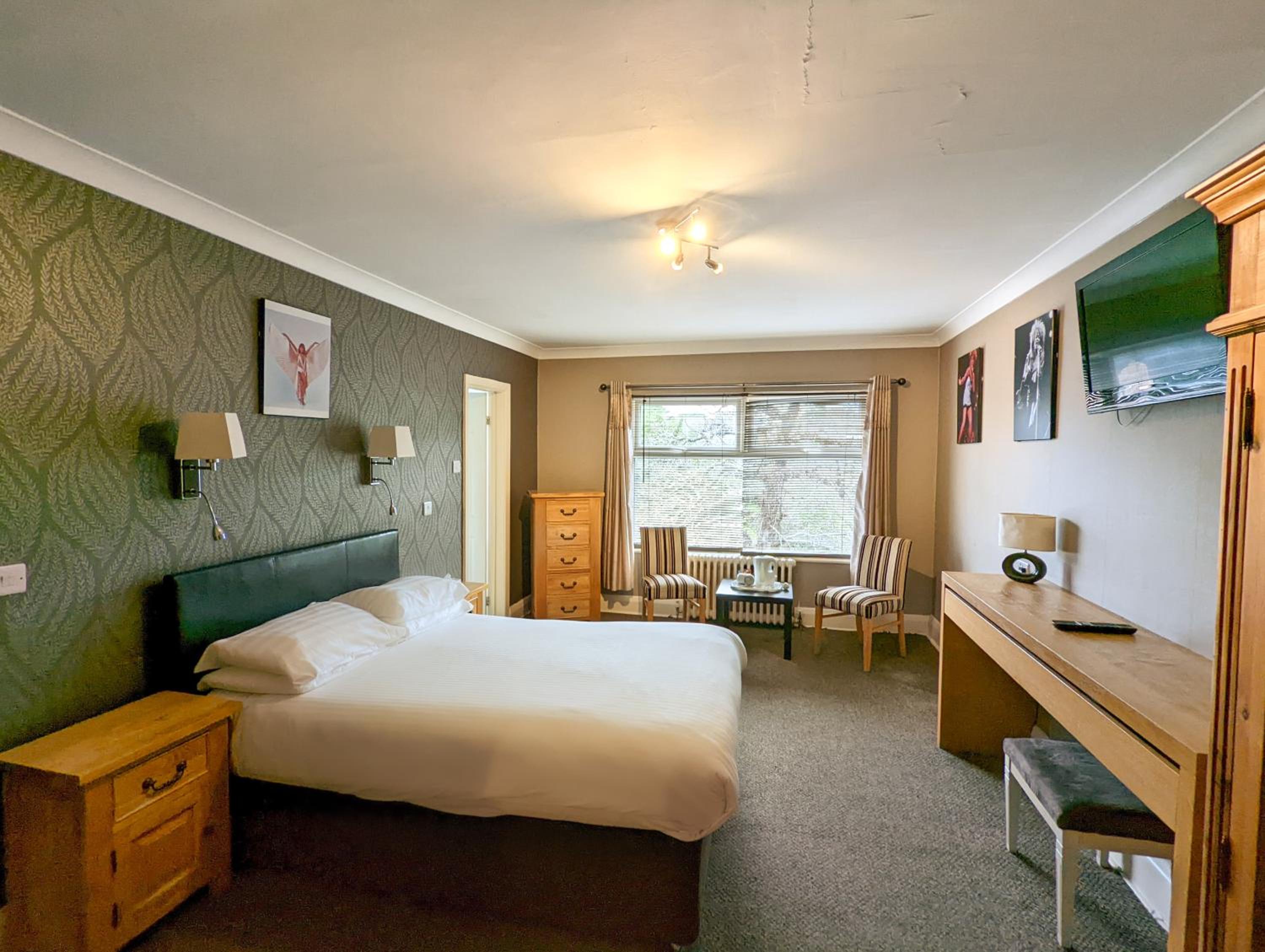 Standard Double Room - Photo 11