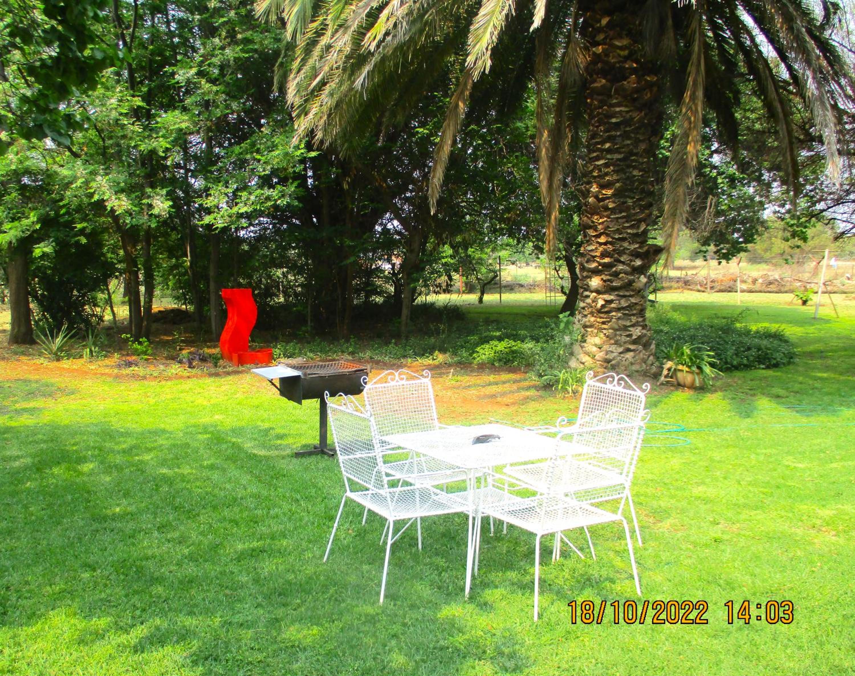 One-Bedroom Apartment - Photo 12