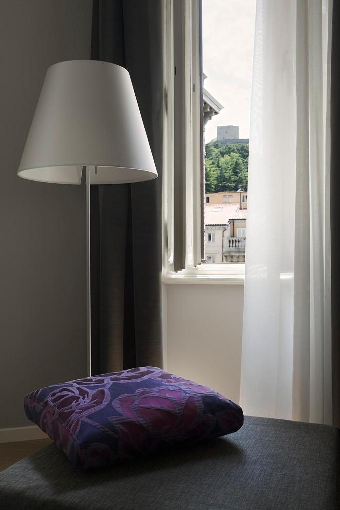 Executive Suite - Photo 14