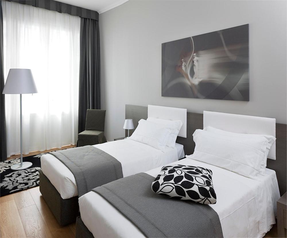 Executive Suite - Photo 8