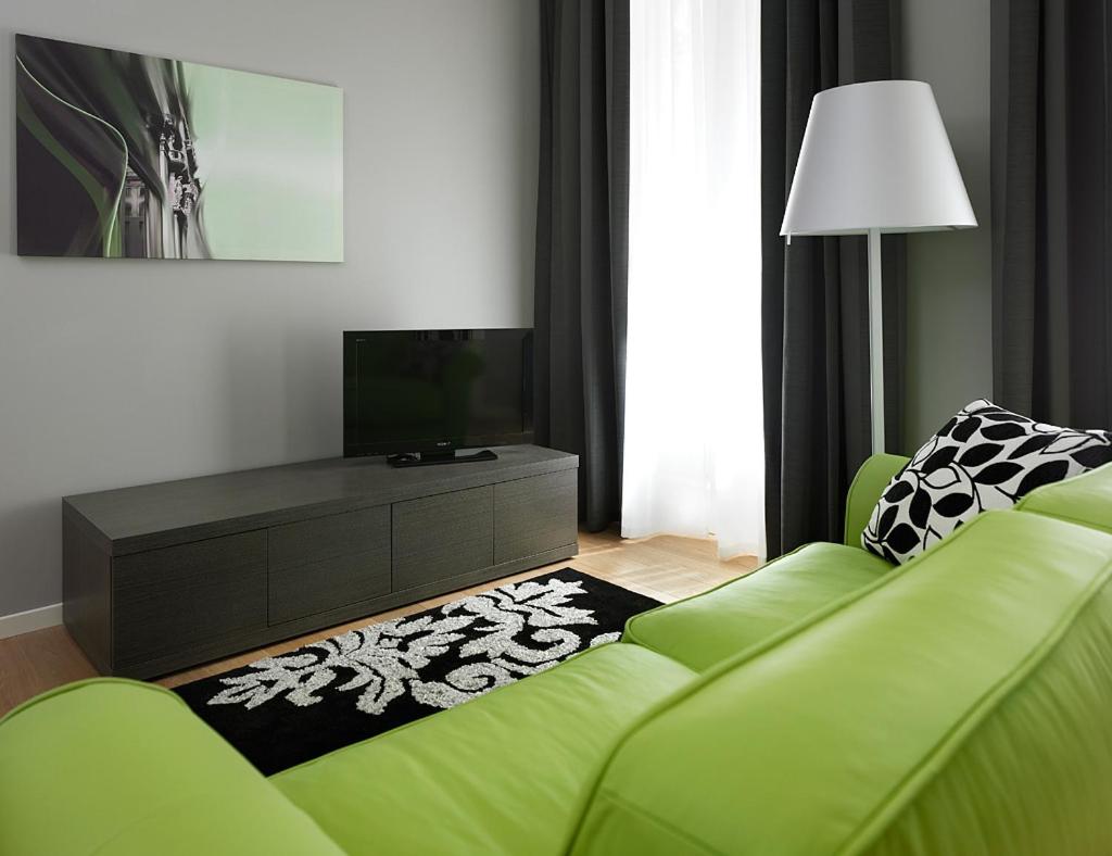 Executive Suite - Photo 12