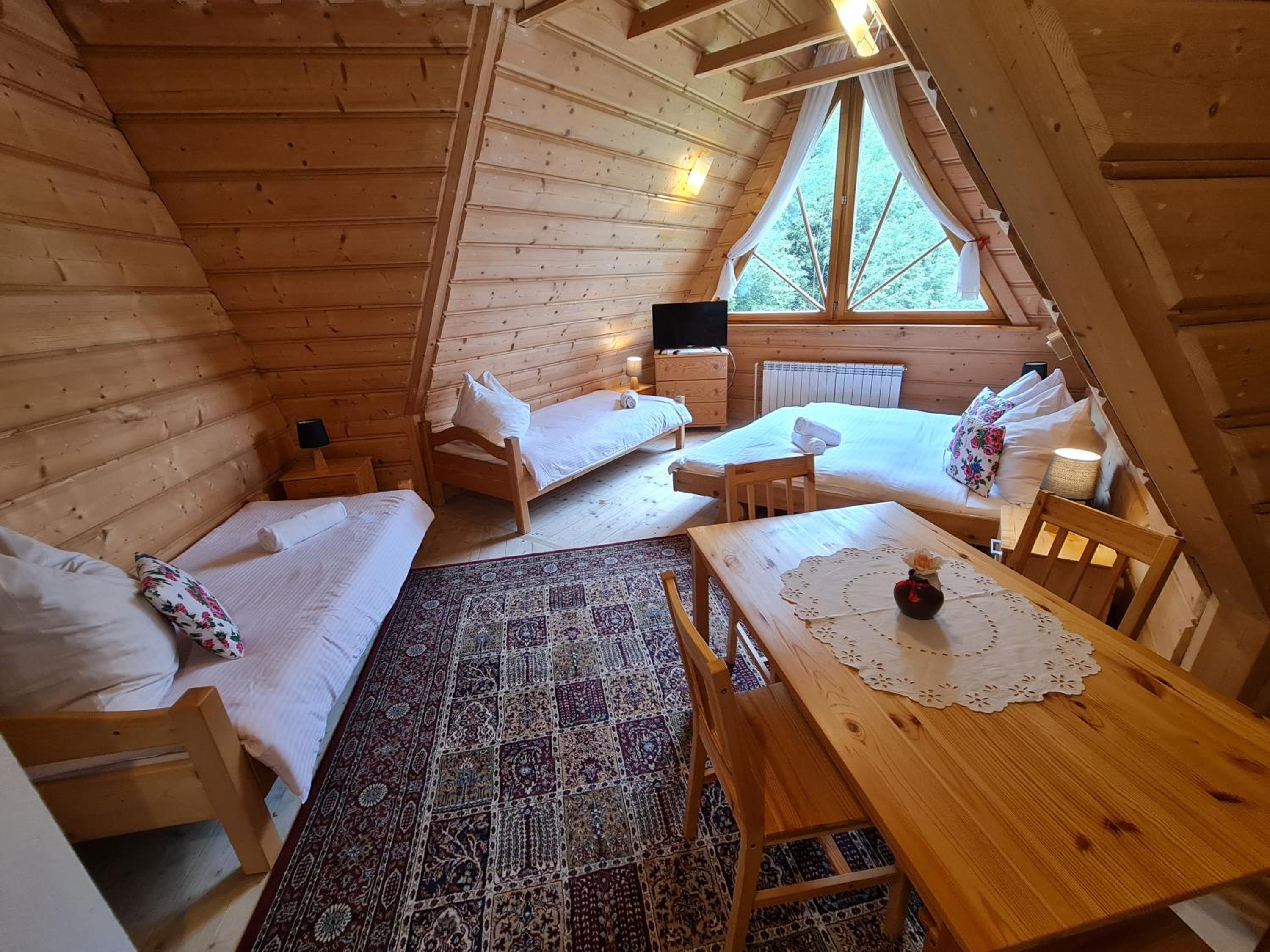 Quadruple Room - Photo 28
