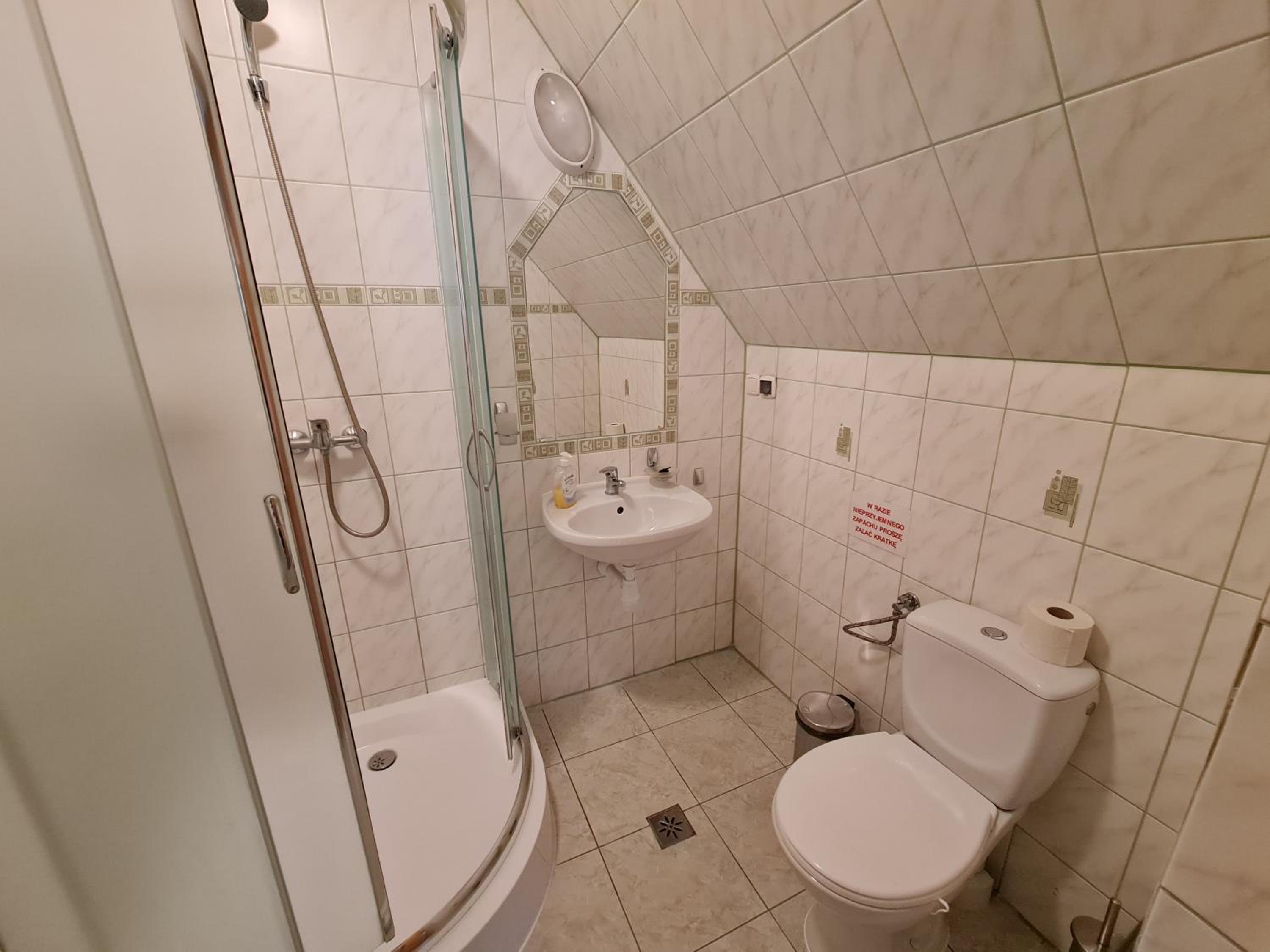 Double Room - Photo 7