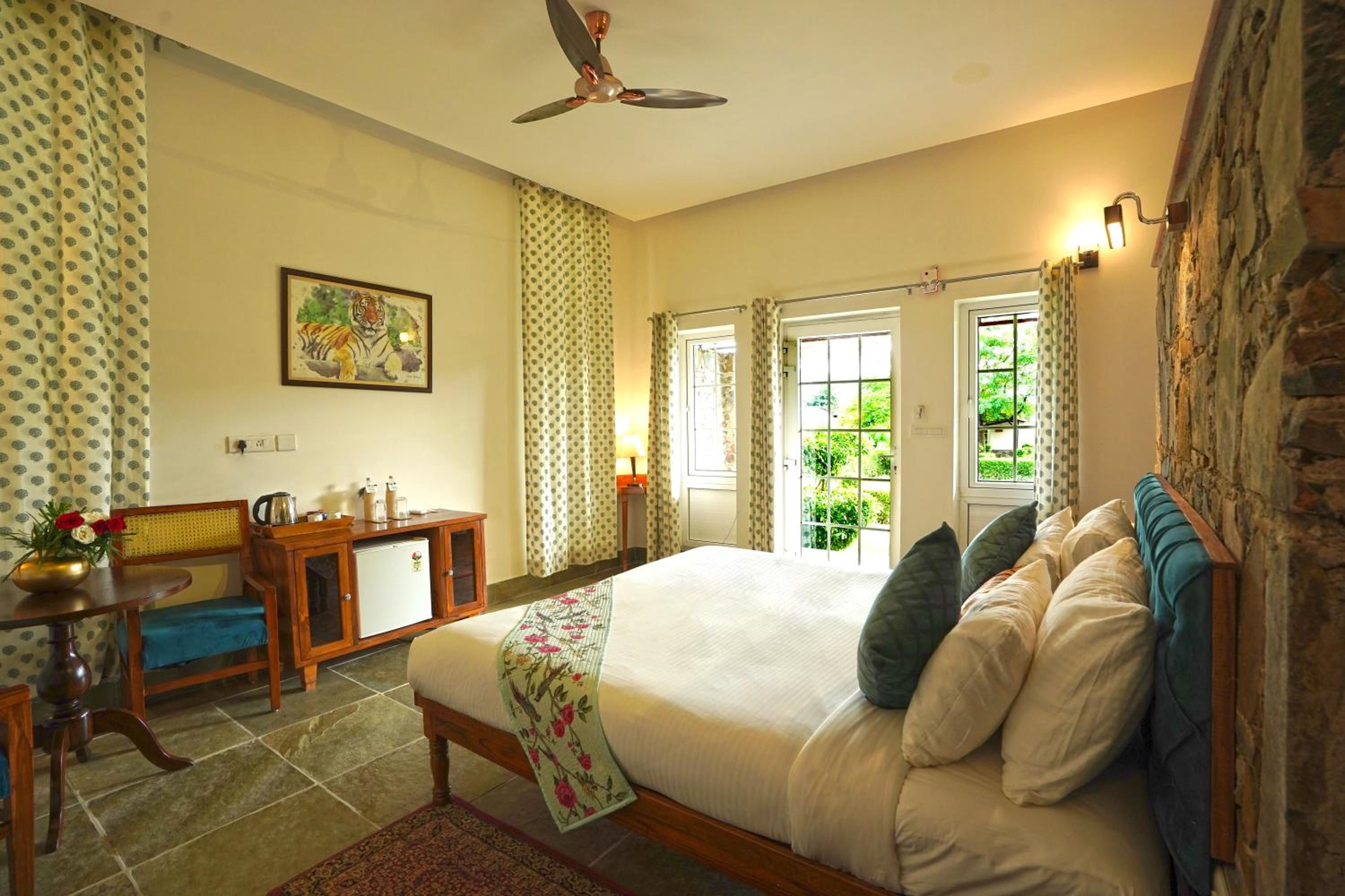 cottage with private pool - Photo 11