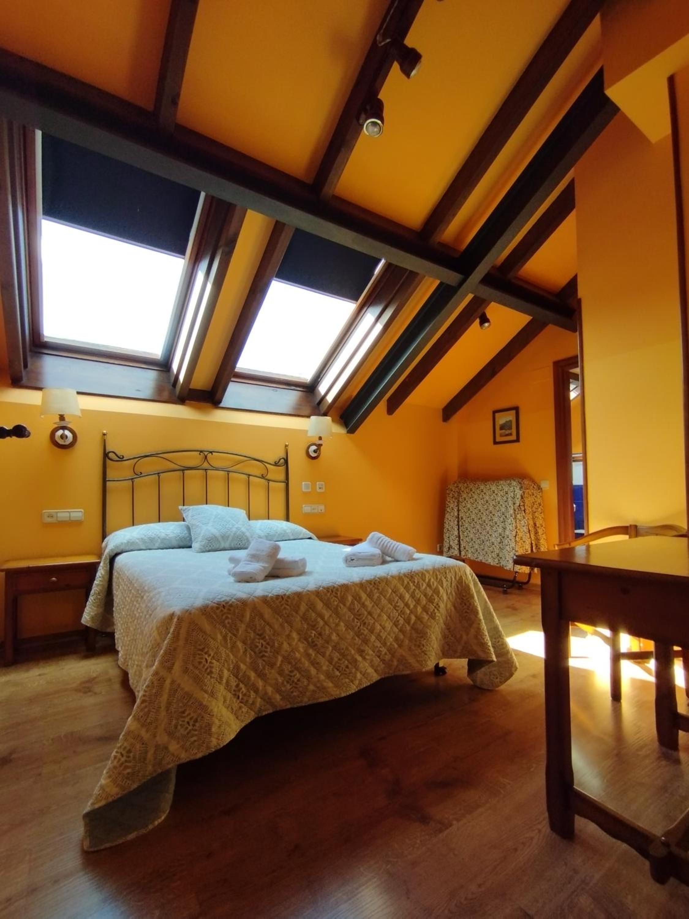 Double or Twin Room - Photo 12