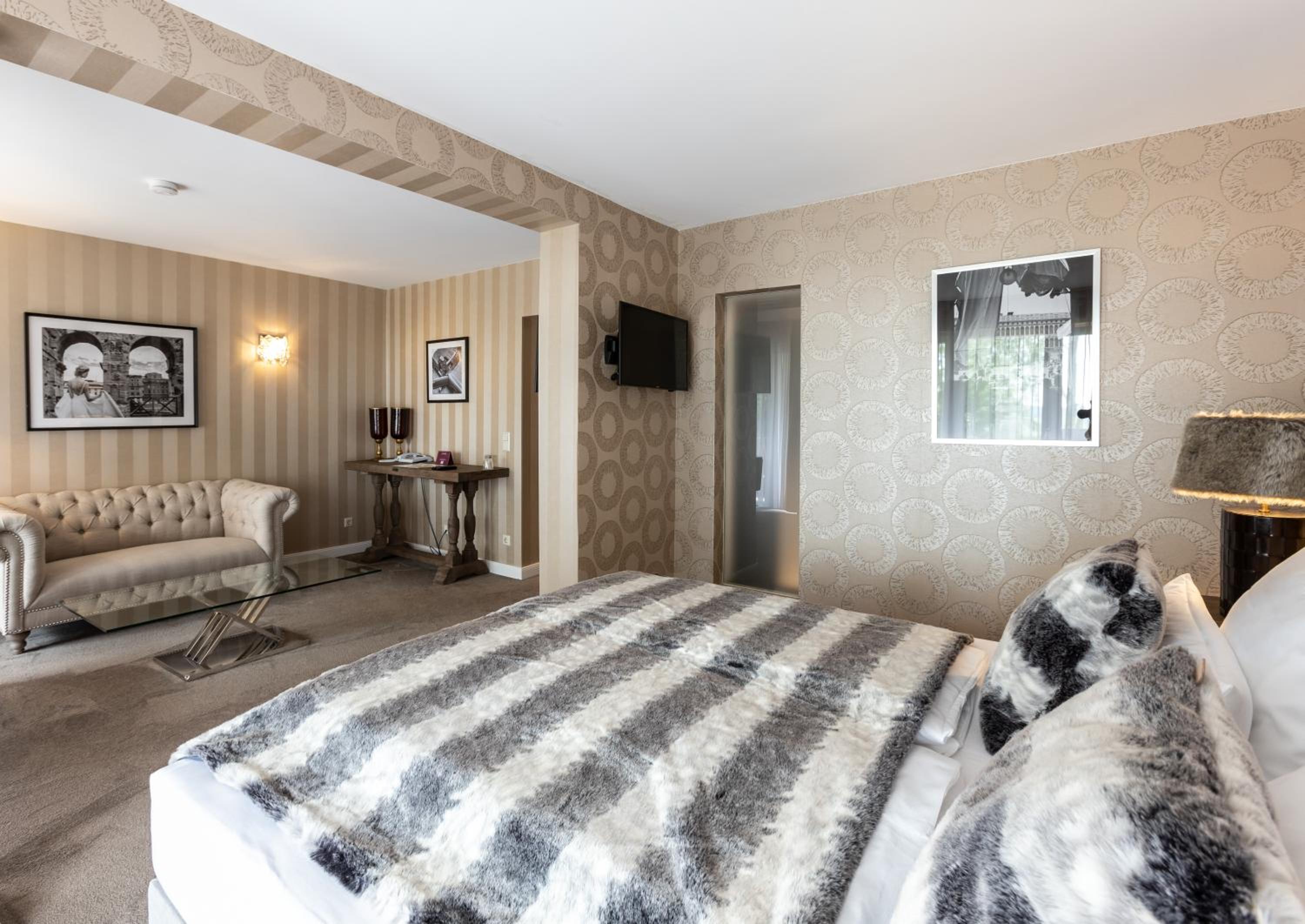 Junior Suite with Balcony photo 3