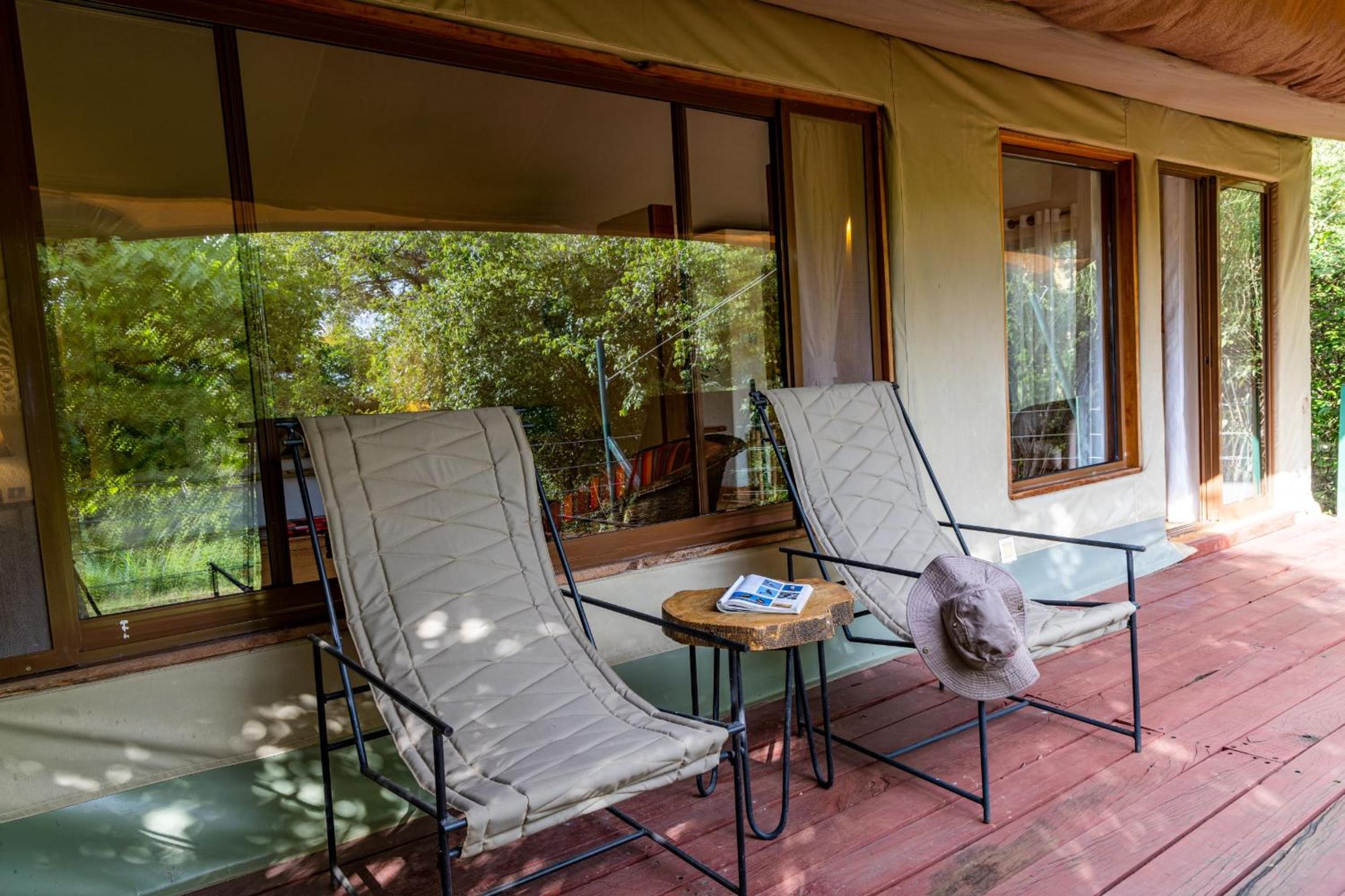 Luxury River View Cottage King Bed photo 2