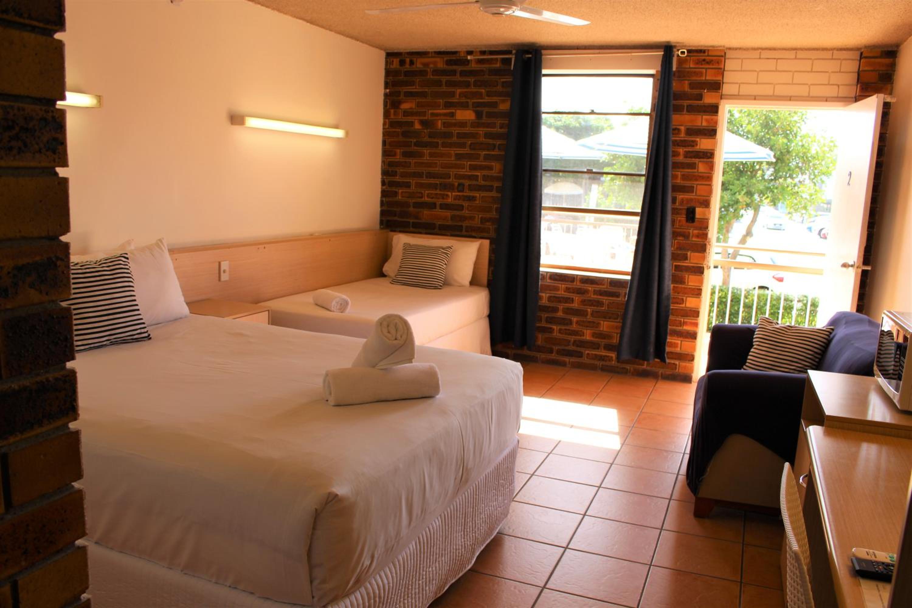Triple Room - Photo 13