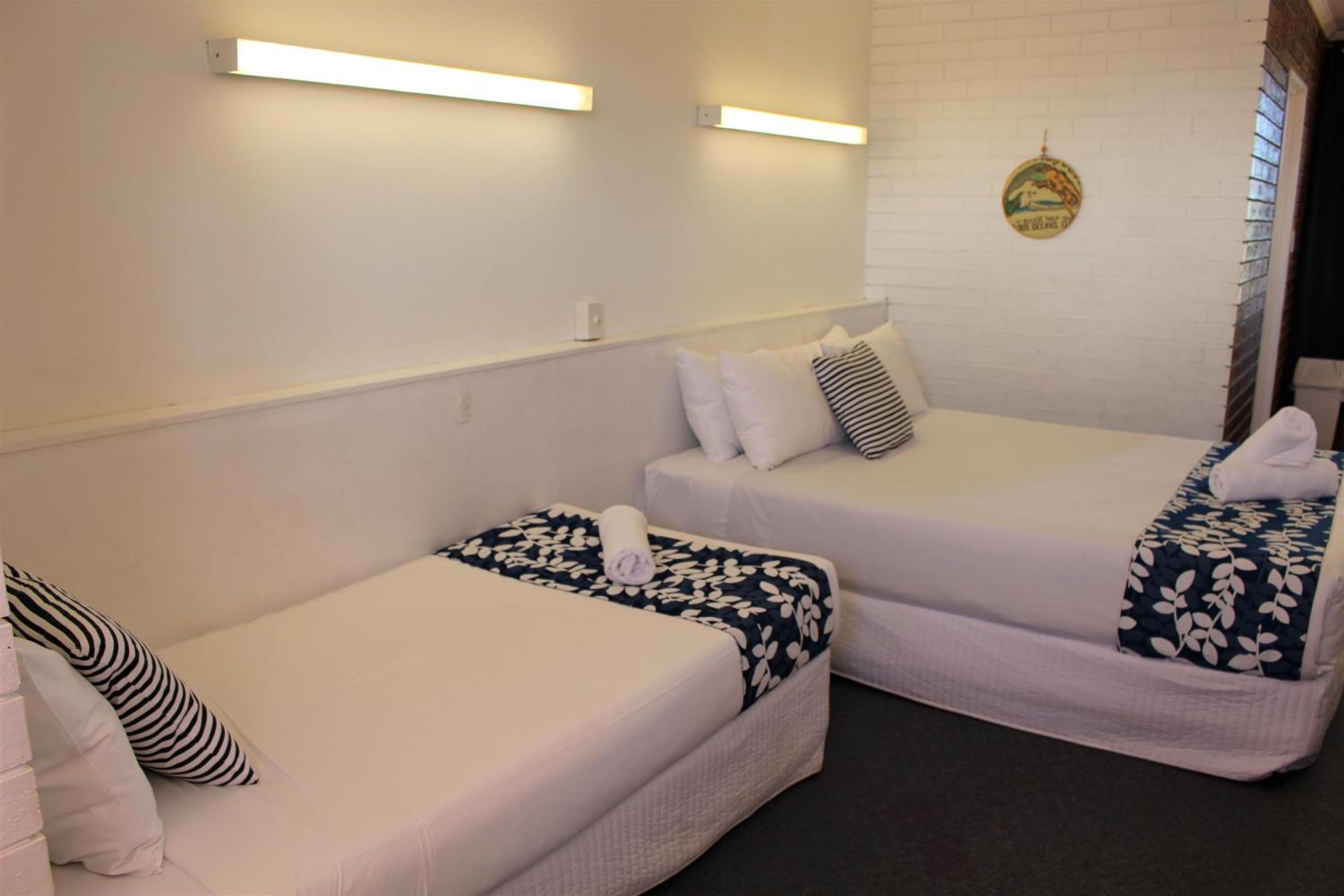 Superior Family Room - Photo 7
