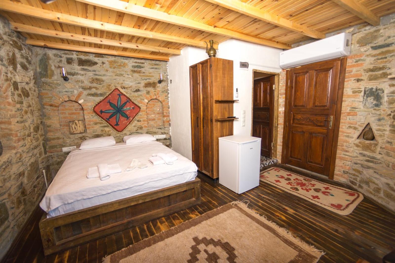 Double Room With Extra Bed photo 1